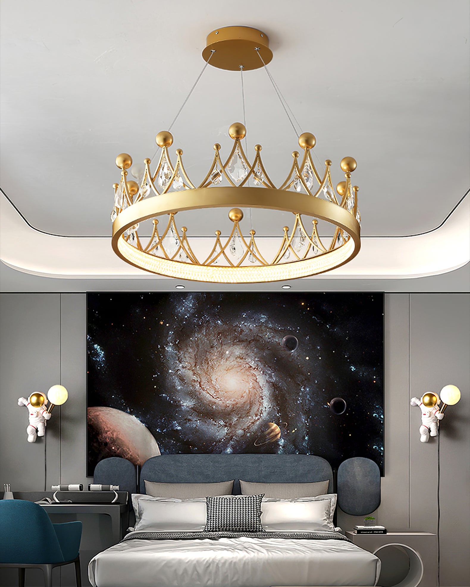 Crown Chandelier - Lumpaz