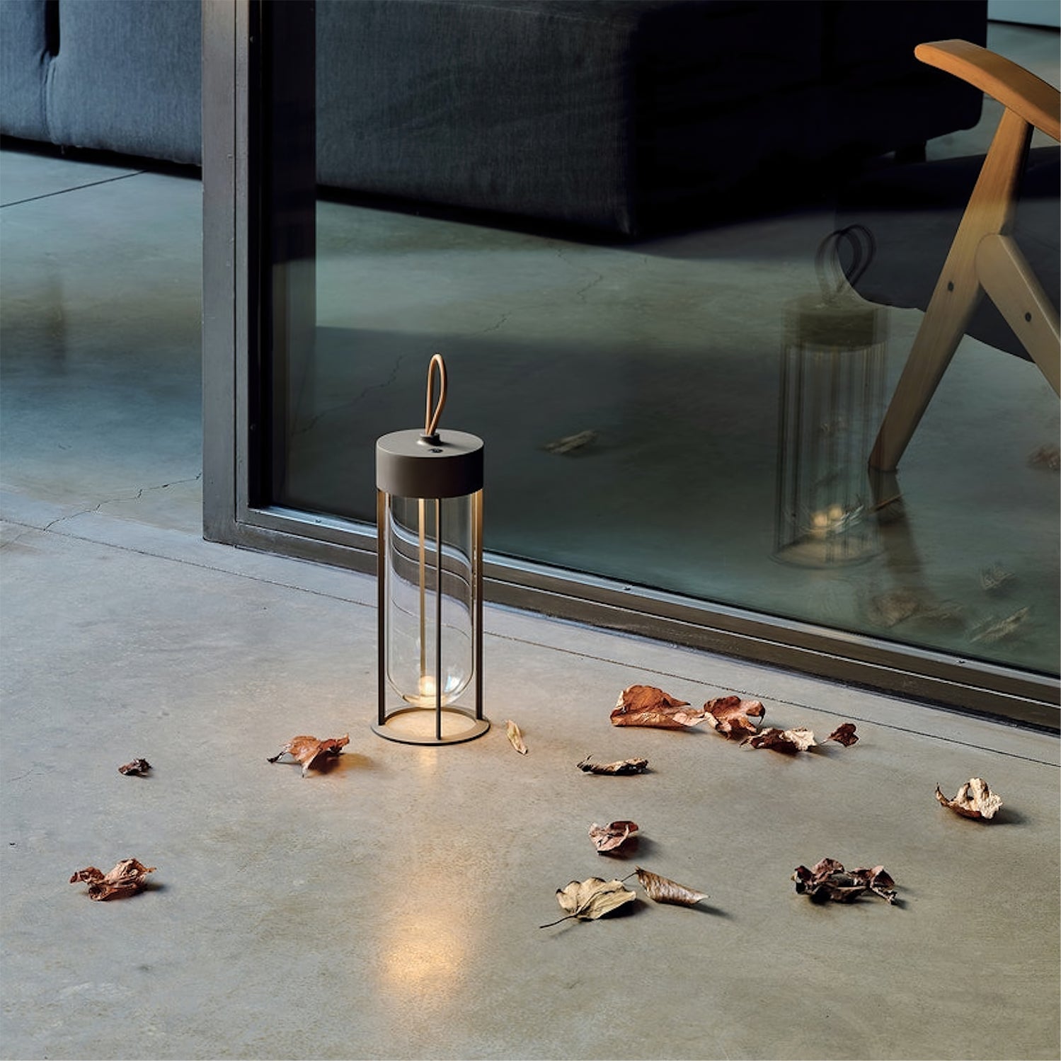 Vitro Built-in Battery Table Lamp - Lumpaz