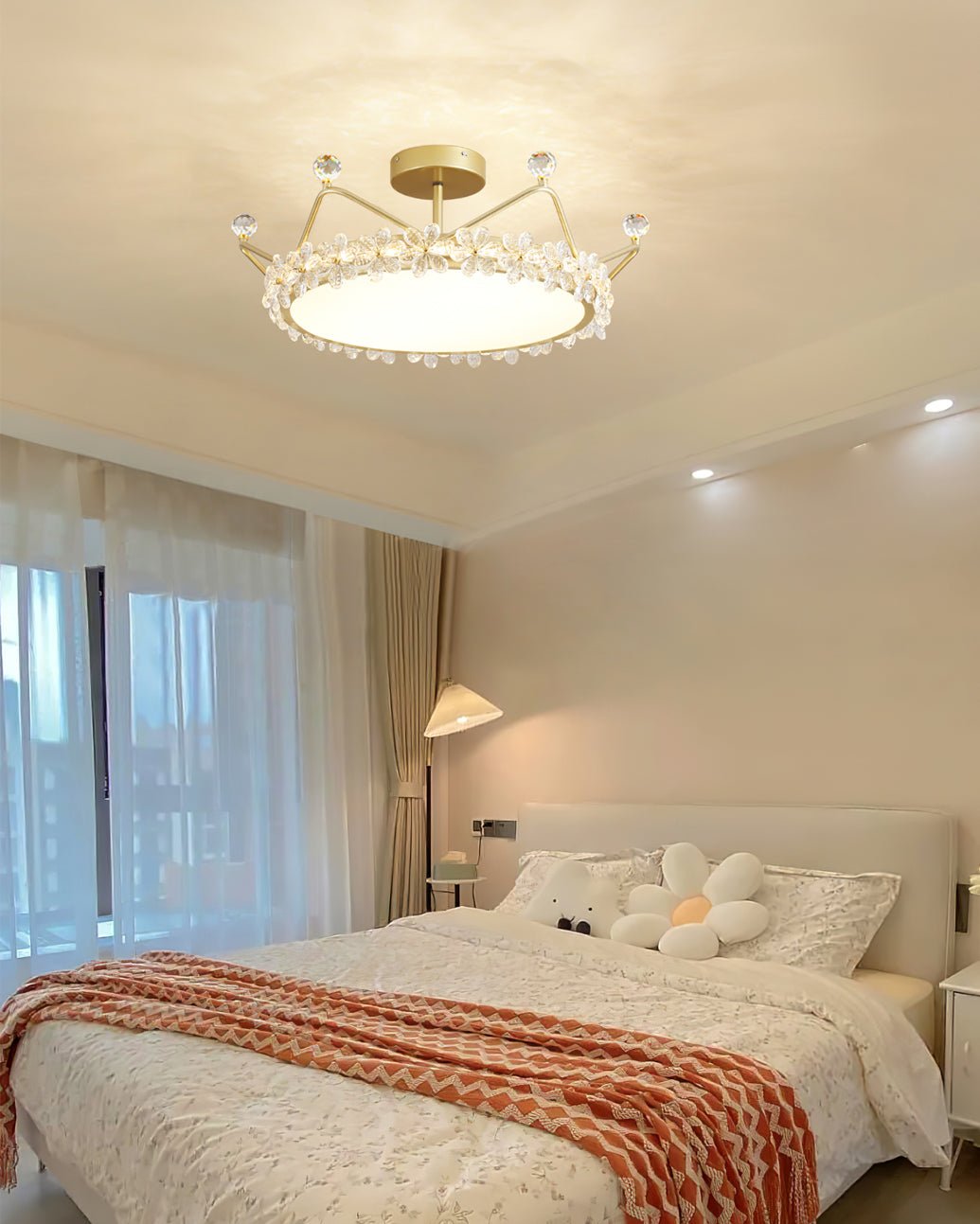 Petal Crown Ceiling Lamp - Lumpaz