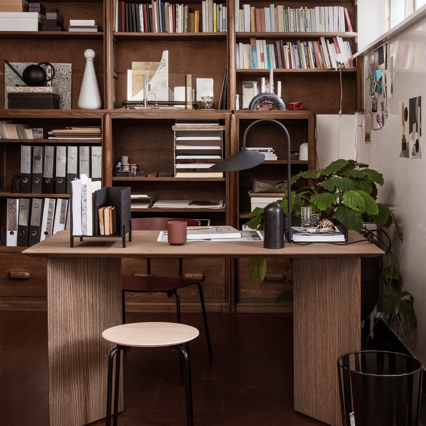 Arum Table Lamp - Lumpaz