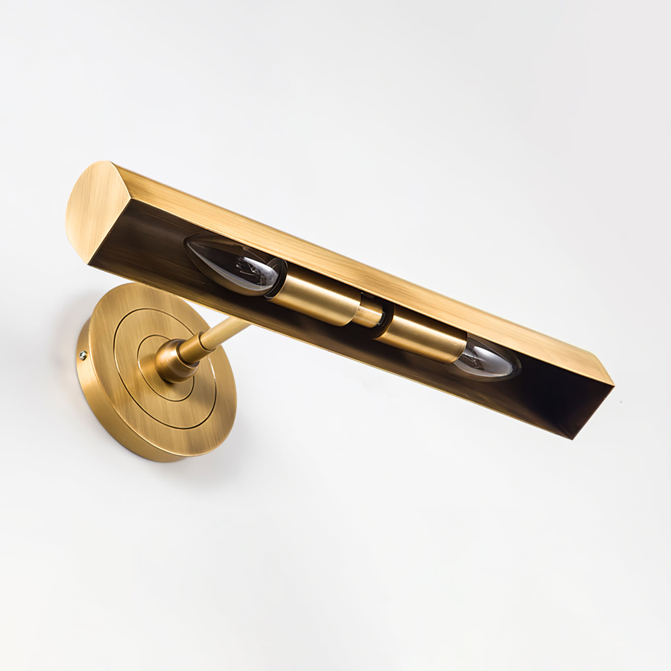 Swanson Wall Lamp - Lumpaz