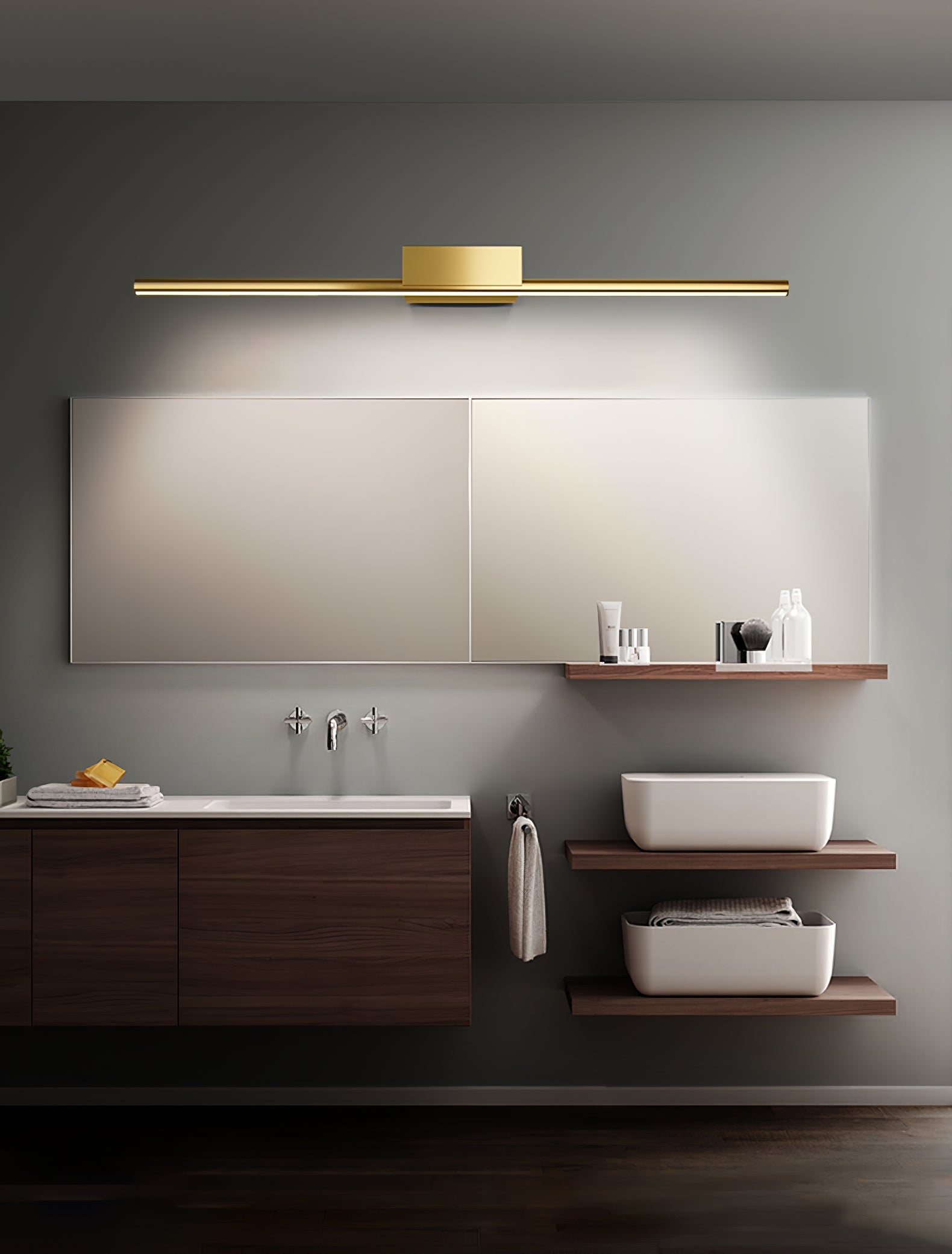 Metallic Streamlined Wall Lamp - Lumpaz