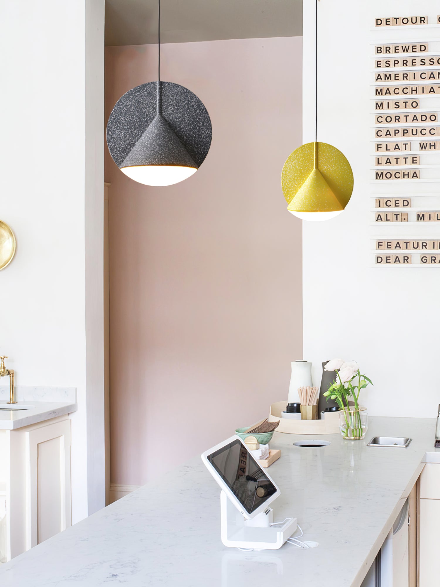 Ossa Resin Pendant Lamp - Lumpaz