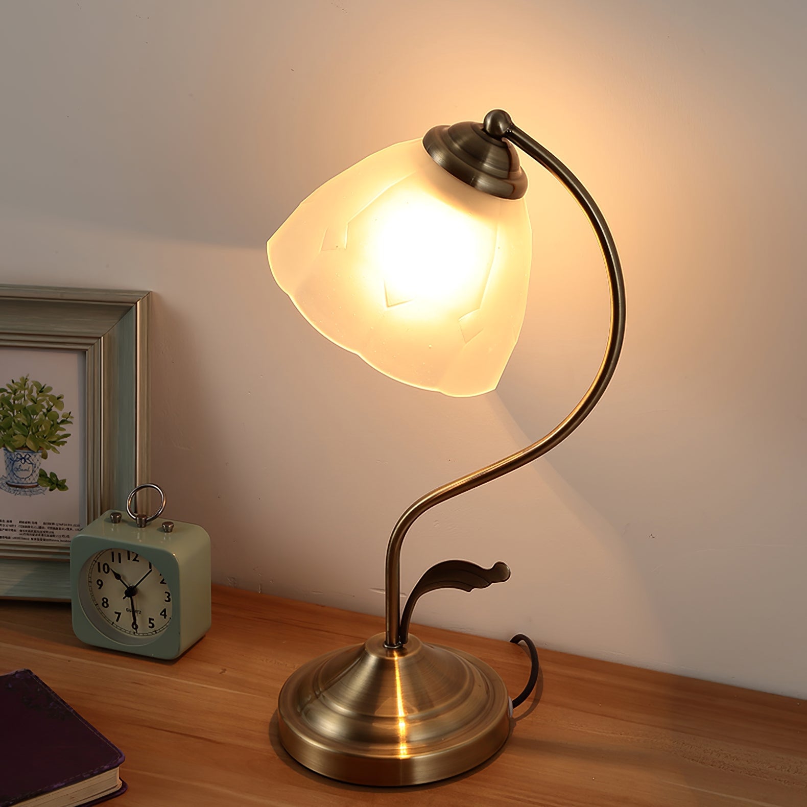 Mica Table Lamp - Lumpaz