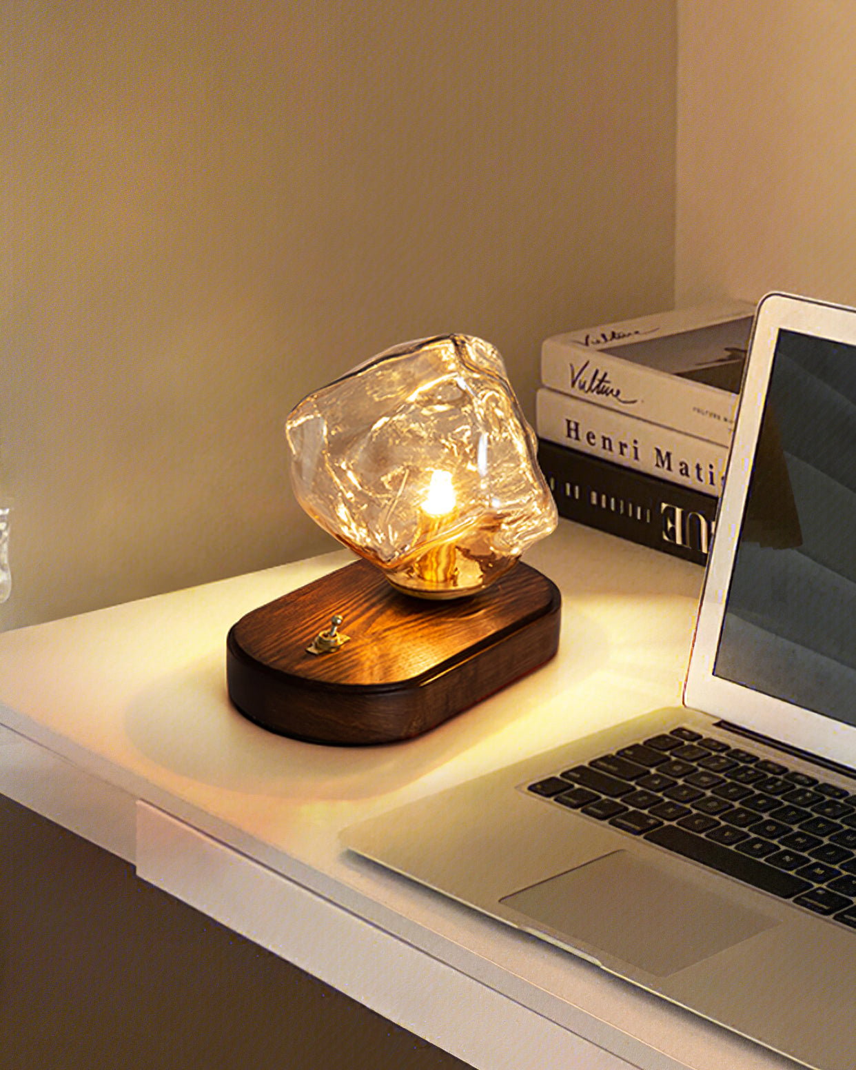 Ice Inspired Table Lamp - Lumpaz