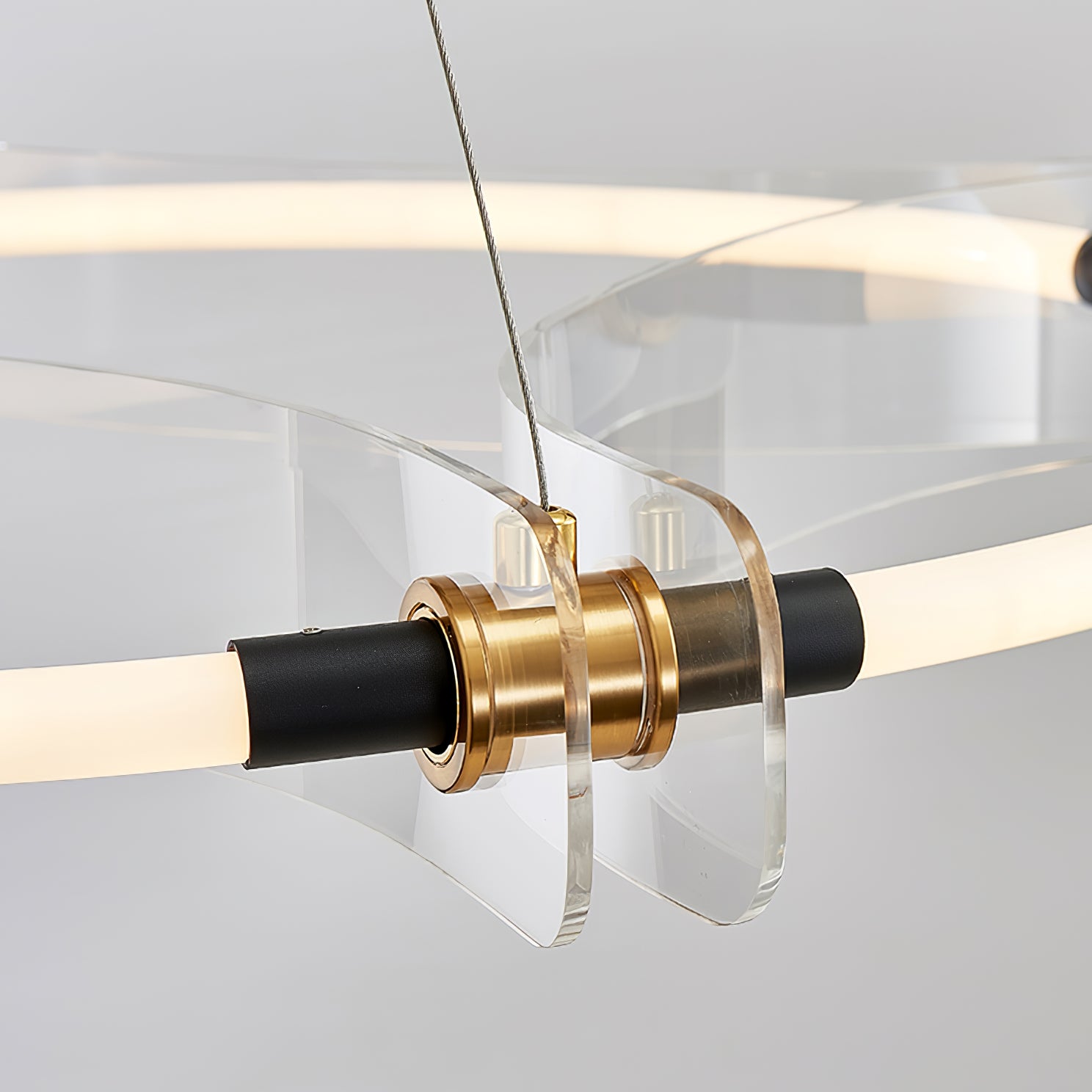 Four Acrylics Round Chandelier - Lumpaz