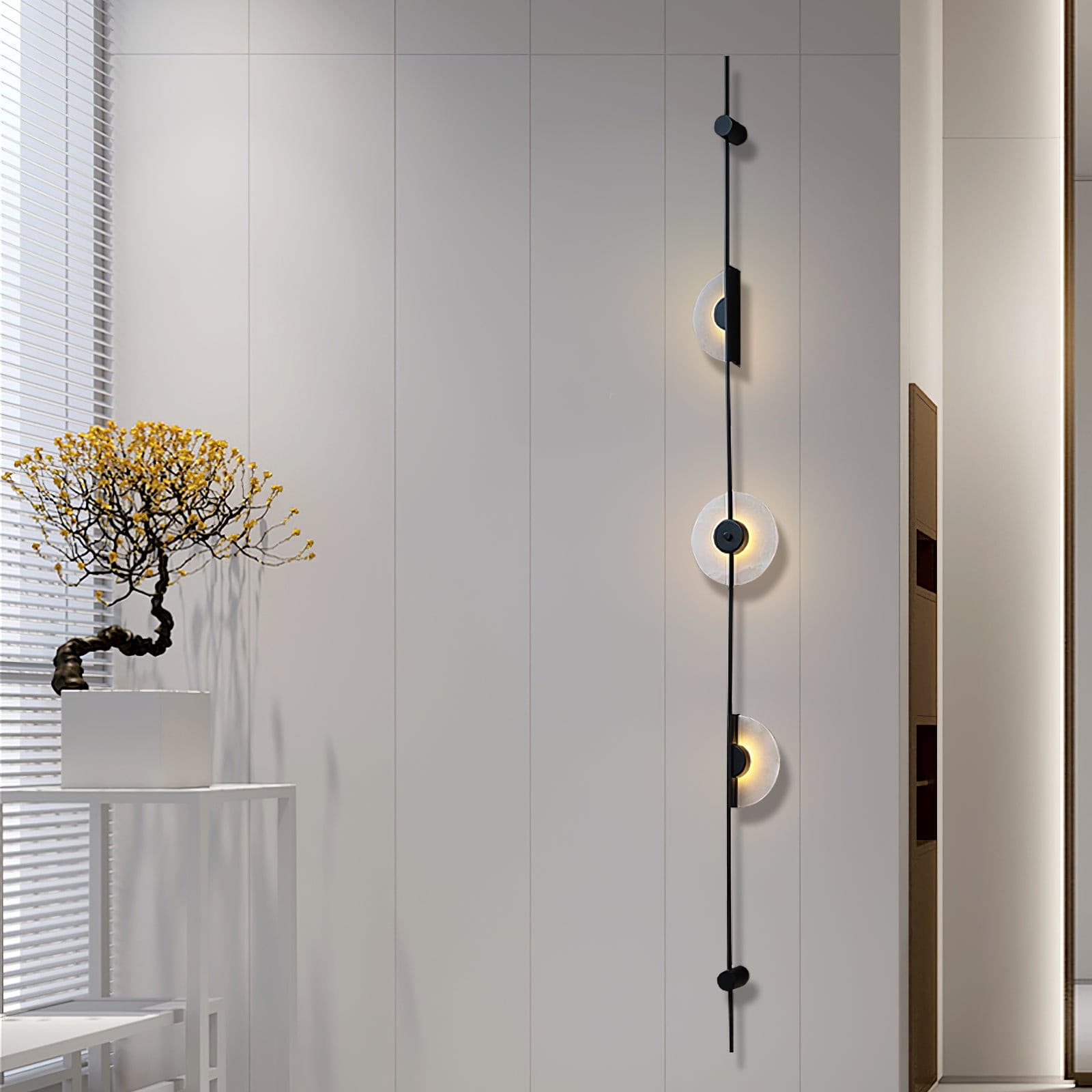 Black Slender Alabaster Wall Lamp - Lumpaz