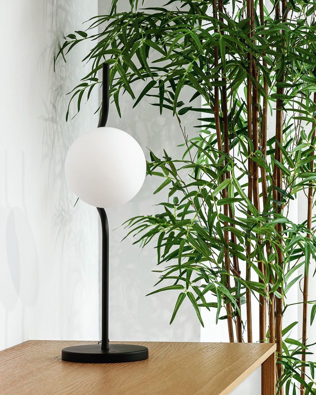 Levita Table Lamp - Lumpaz