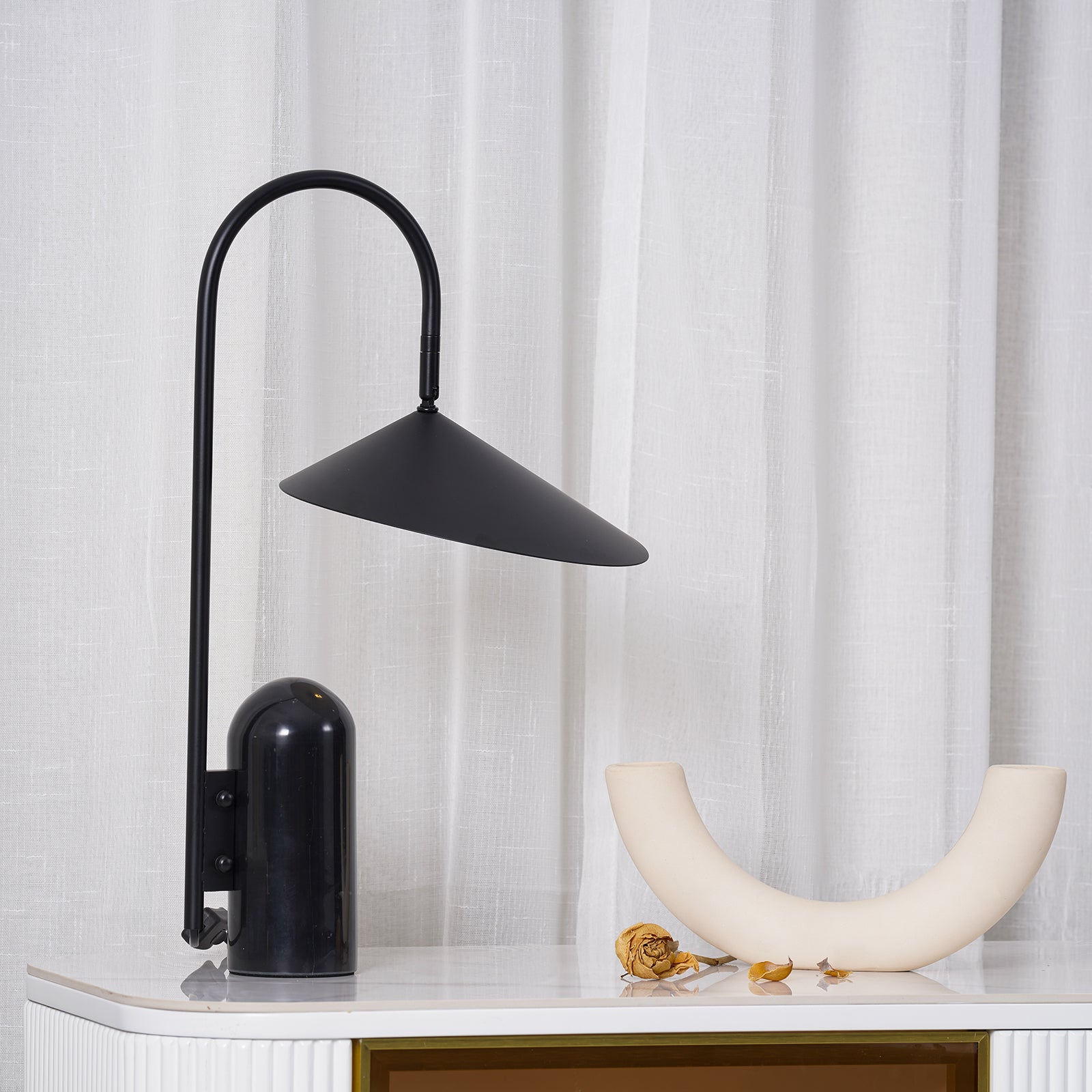 Arum Table Lamp - Lumpaz
