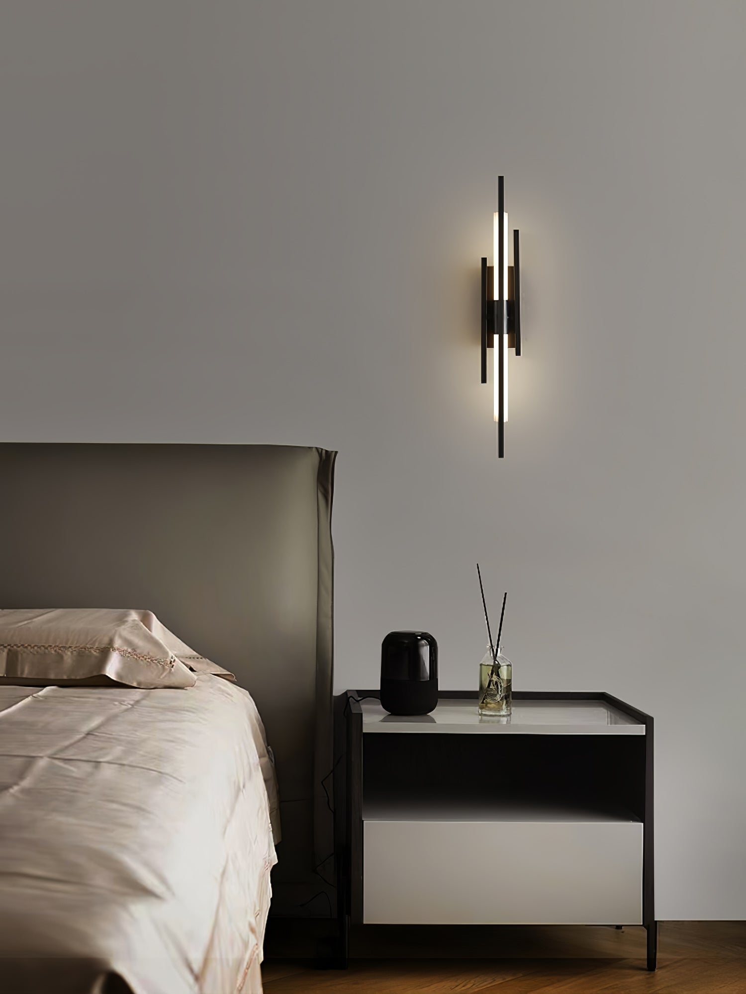 Brass Line Wall Lamp - Lumpaz