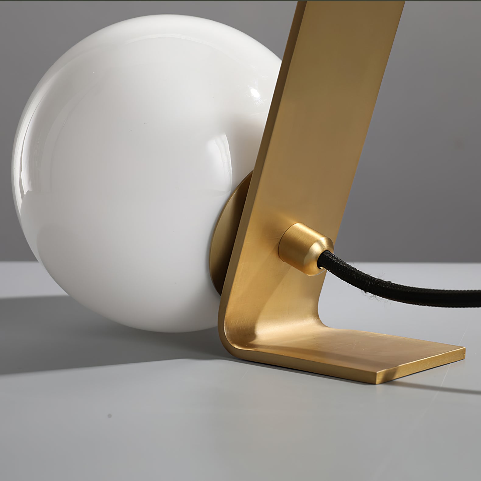 Daphne Table Lamp - Lumpaz
