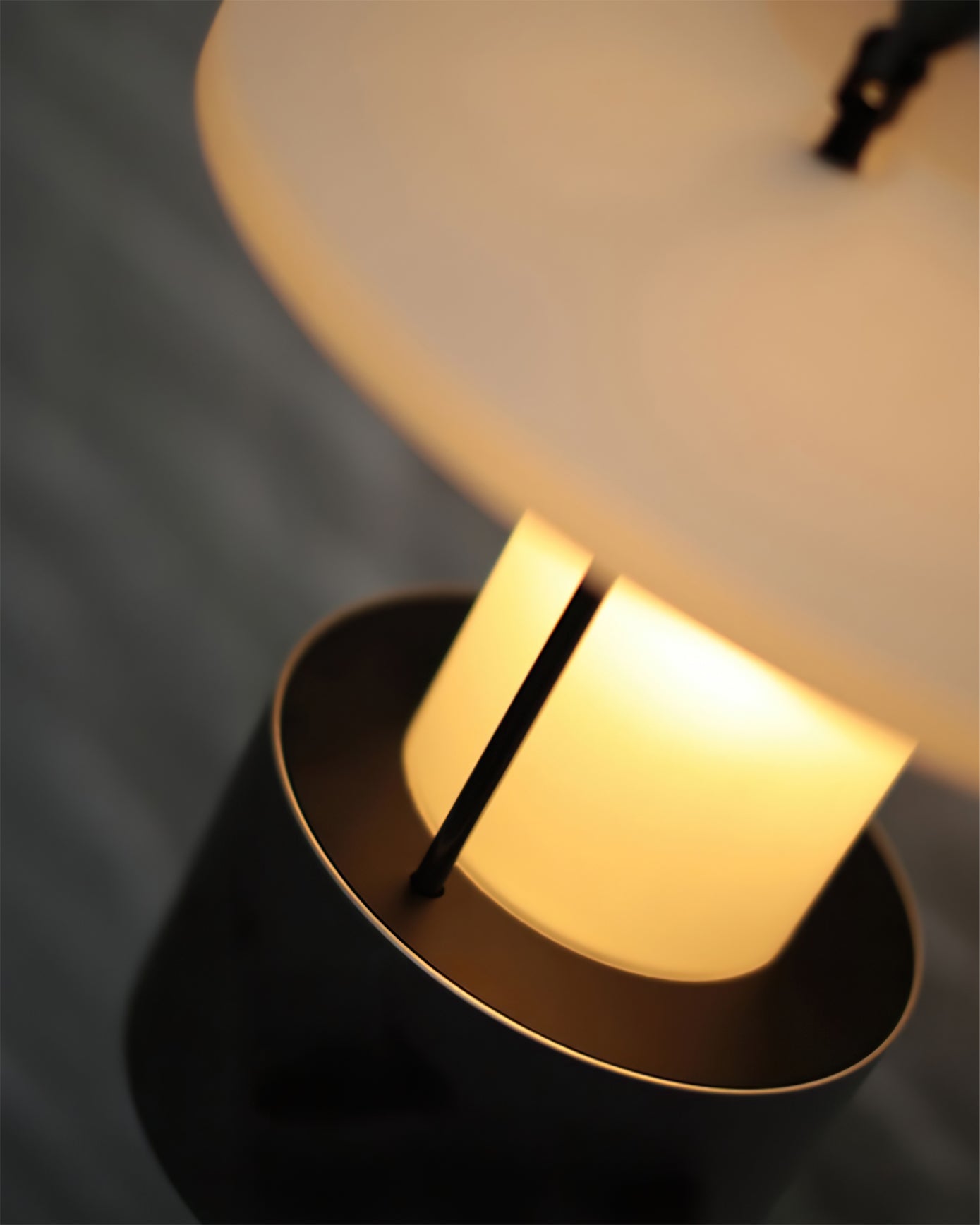 Claro Outdoor Built-in Battery Table Lamp - Lumpaz