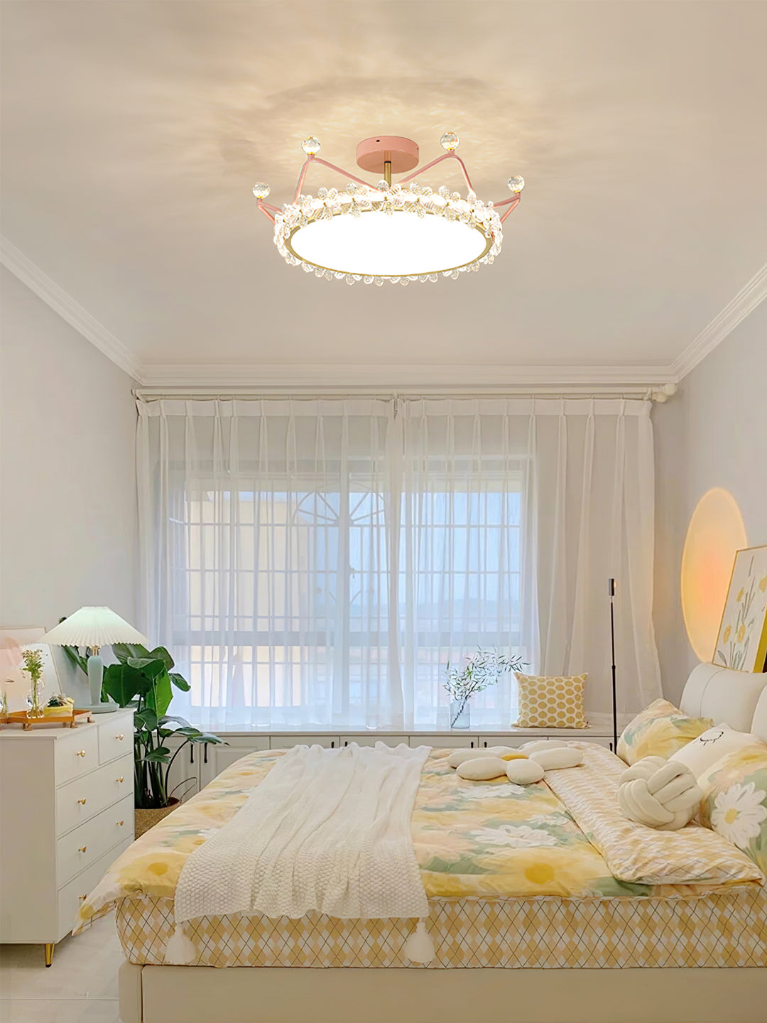Petal Crown Ceiling Lamp - Lumpaz