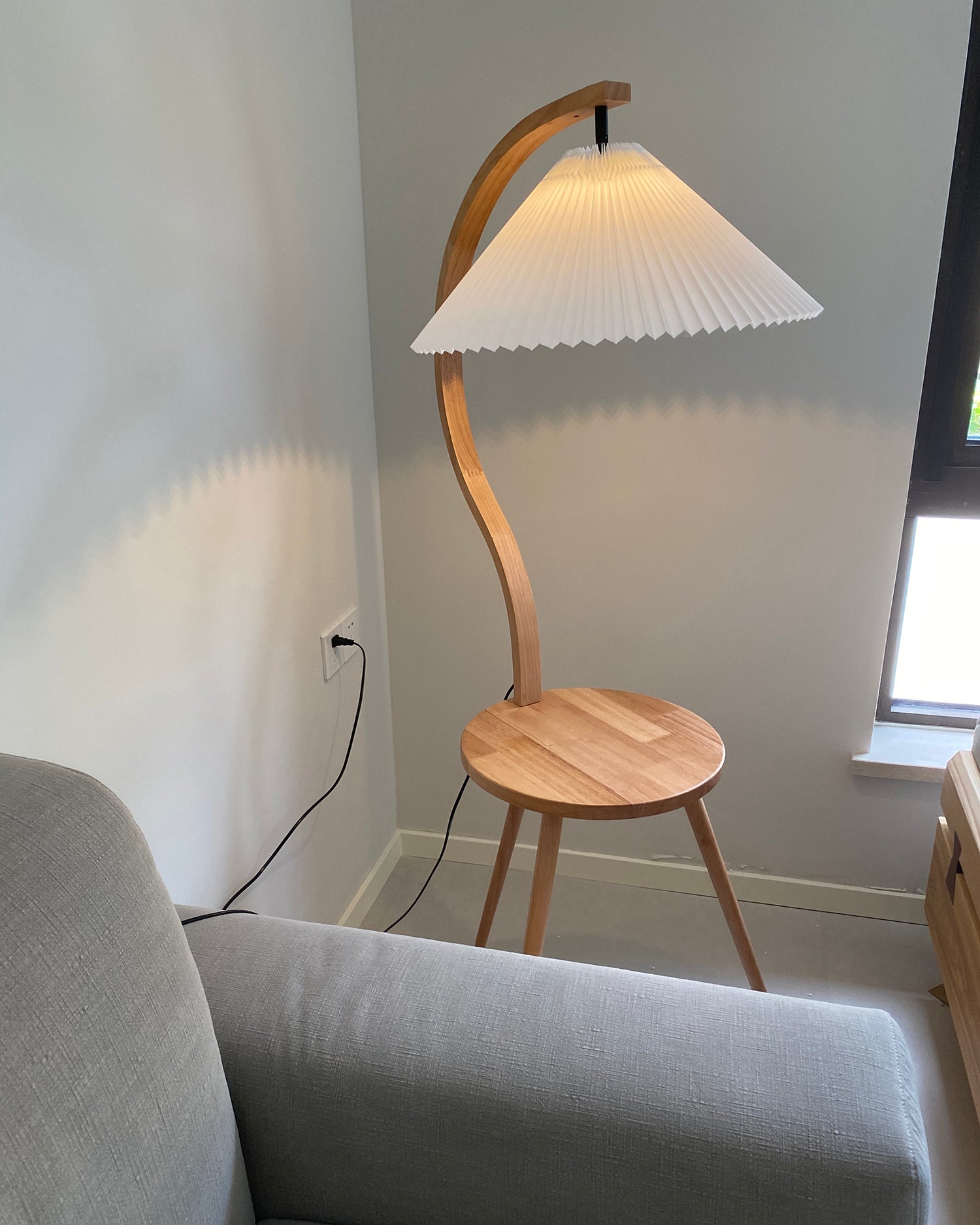 Caprani Tray Floor Lamp - Lumpaz