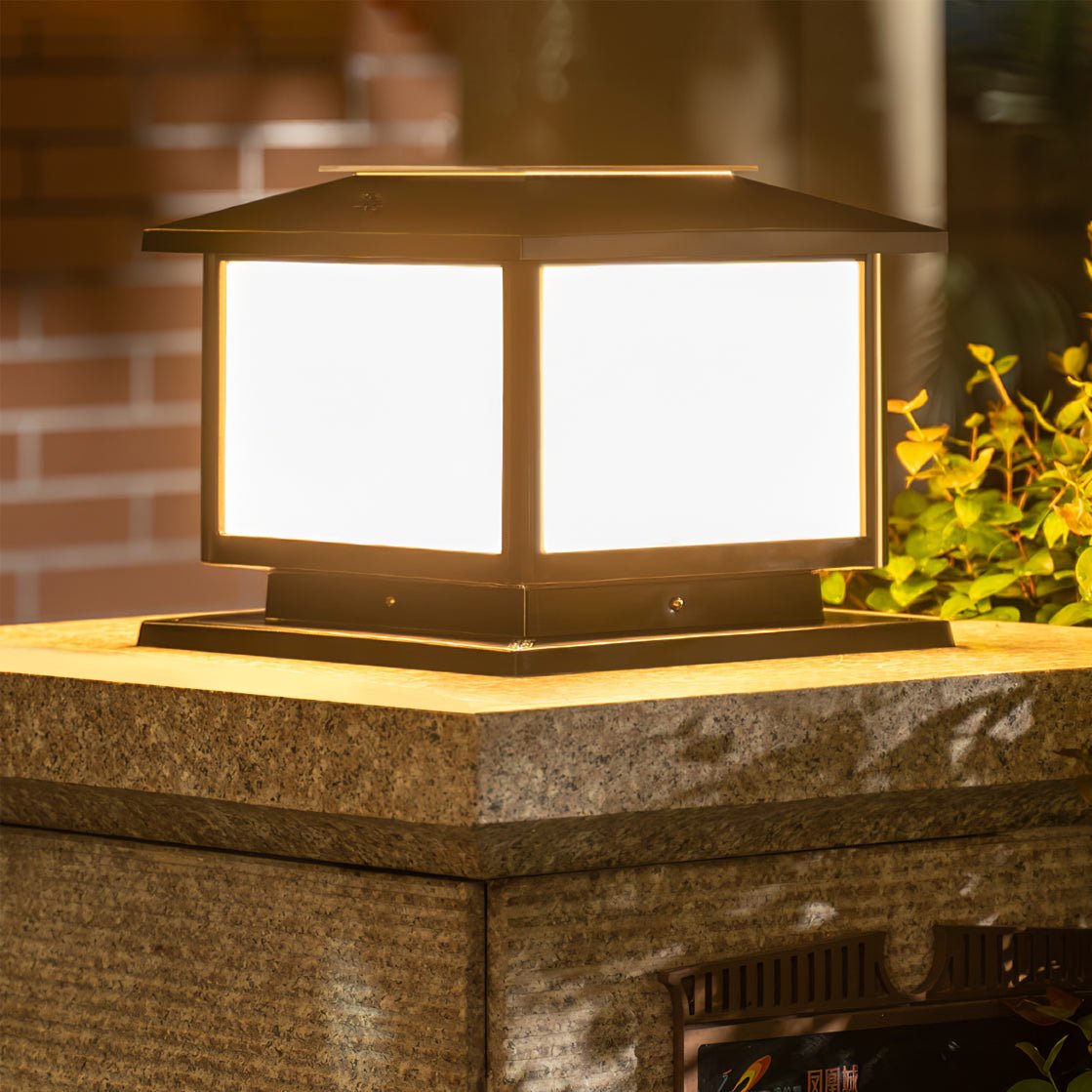 Triton Table Lamp - Lumpaz
