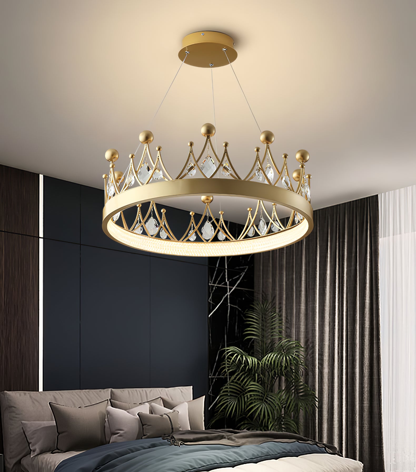 Crown Chandelier - Lumpaz