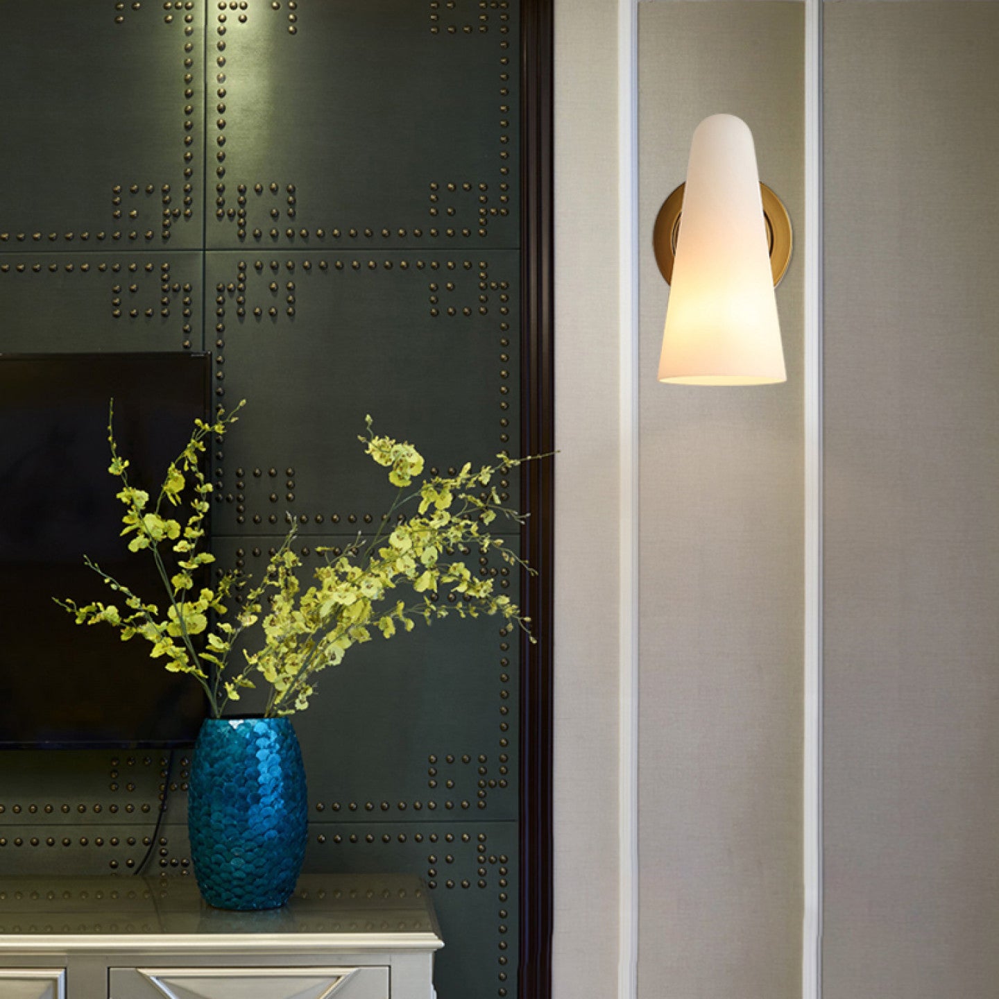 Montfaucon Wall Lamp - Lumpaz