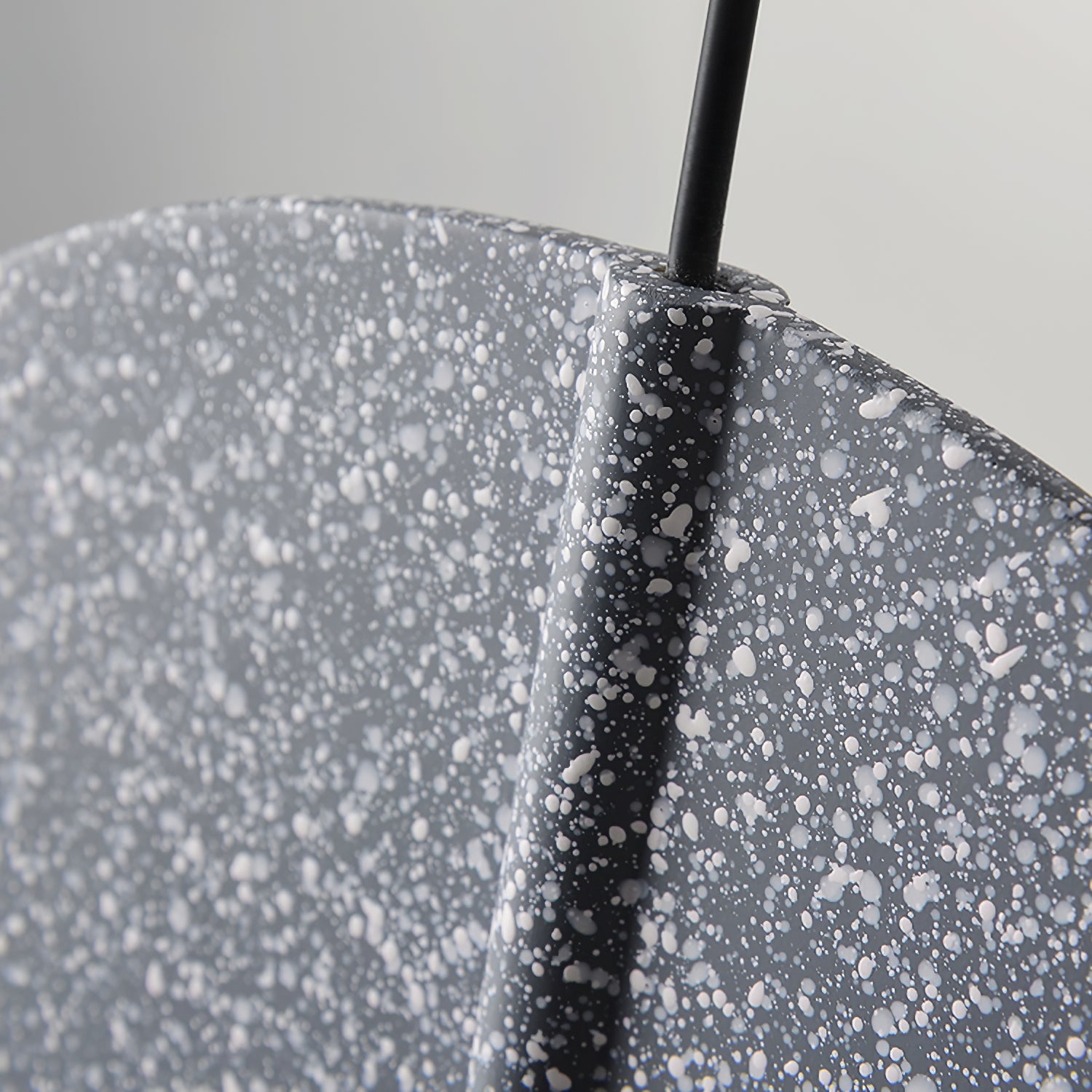 Ossa Resin Pendant Lamp - Lumpaz