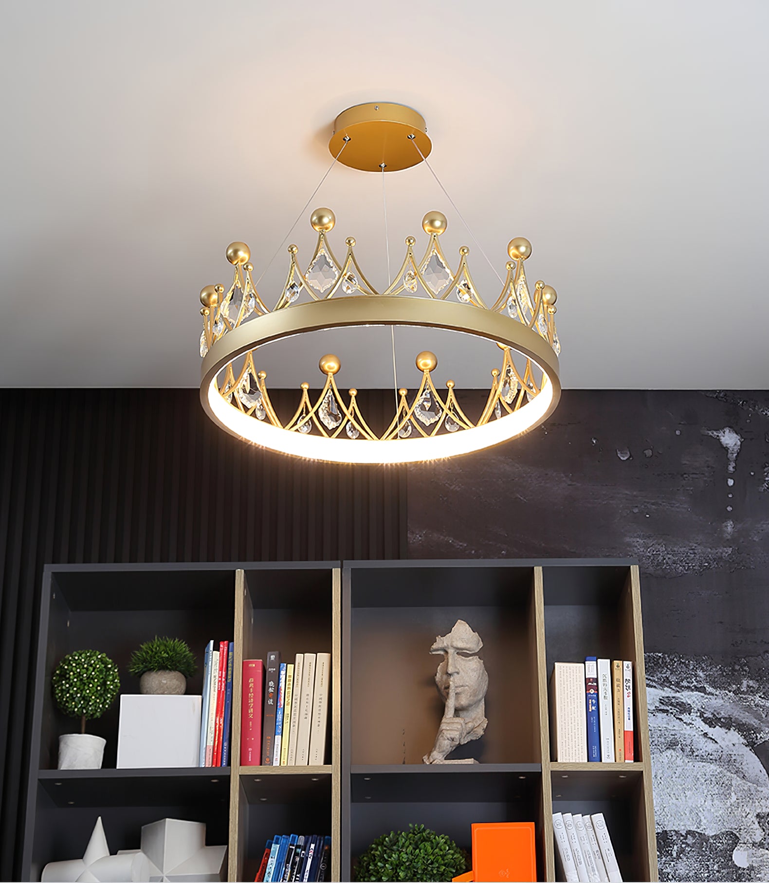 Crown Chandelier - Lumpaz