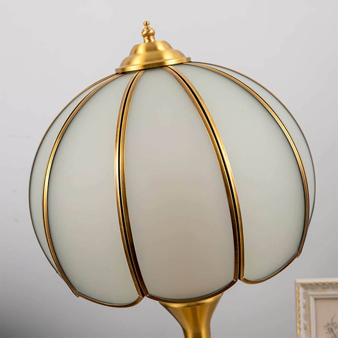 Tomyeus Brass Table Lamp - Lumpaz