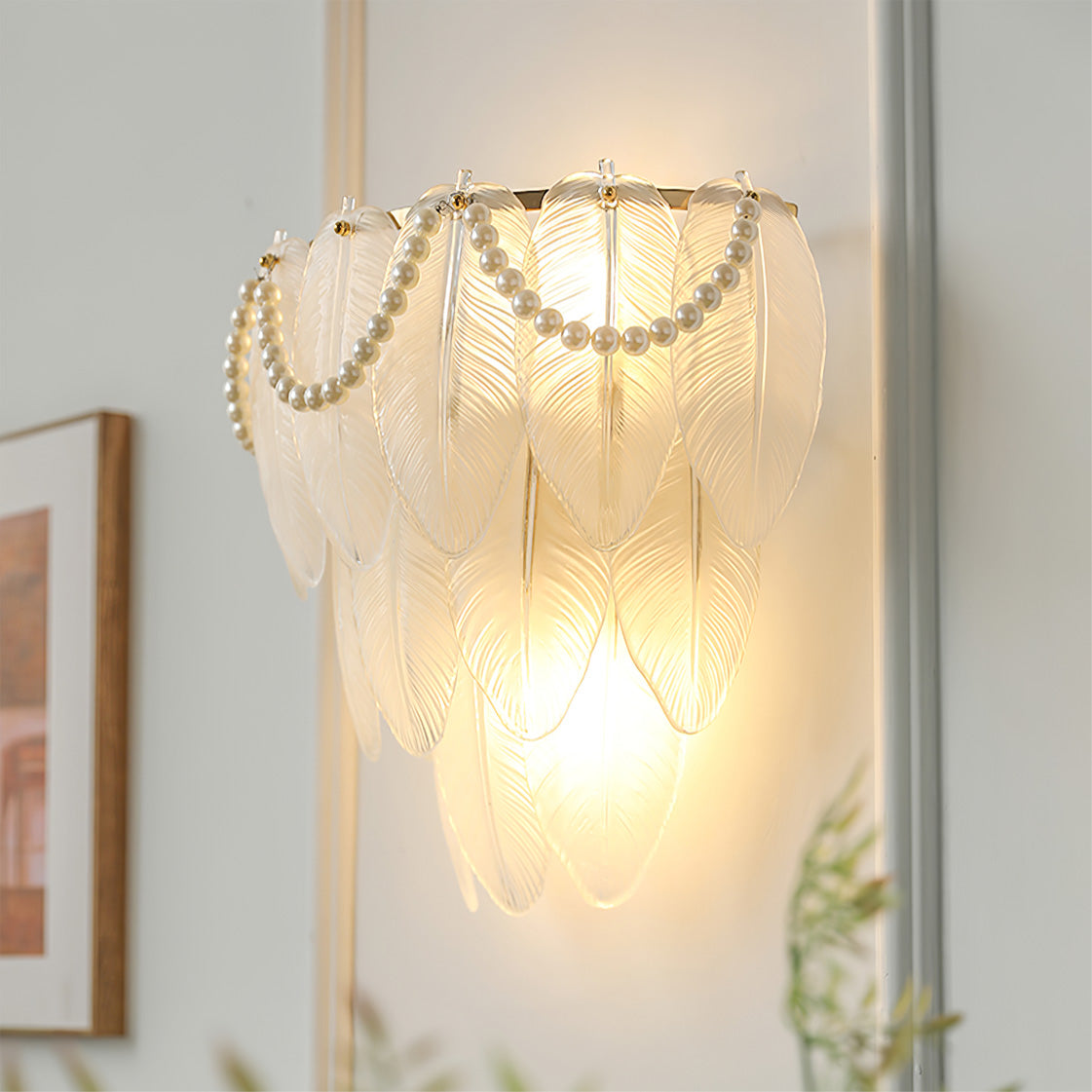 Feather Pearl Wall Lamp - Lumpaz