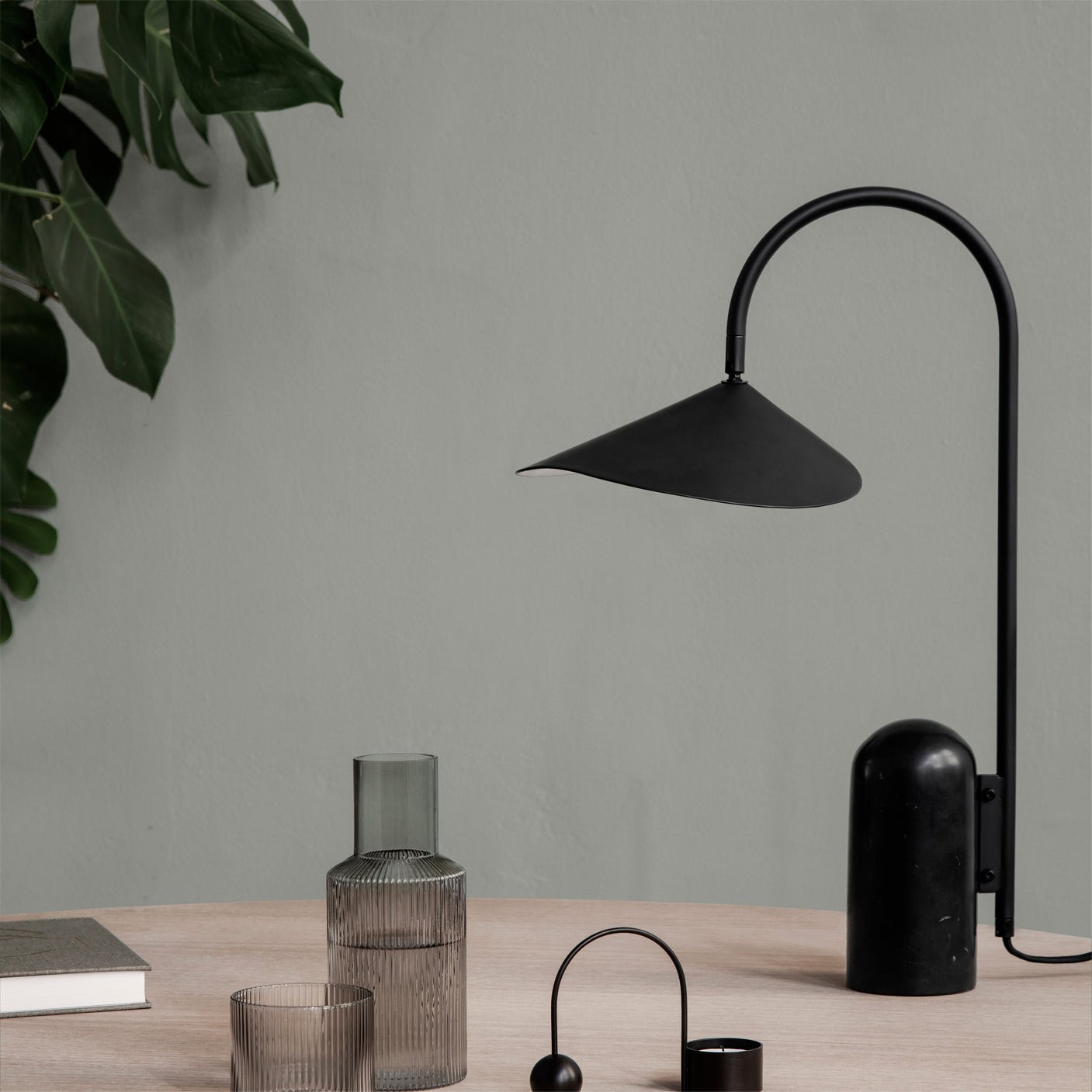 Arum Table Lamp - Lumpaz