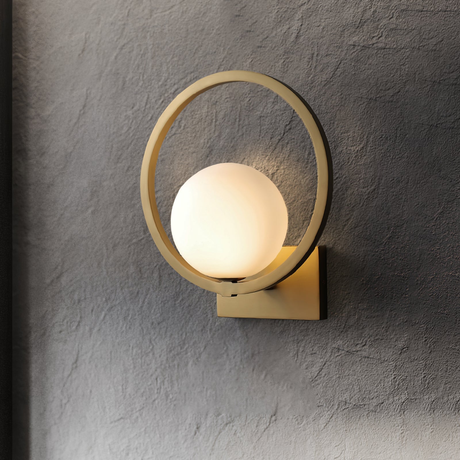 Lunar Brass Wall Lamp - Lumpaz