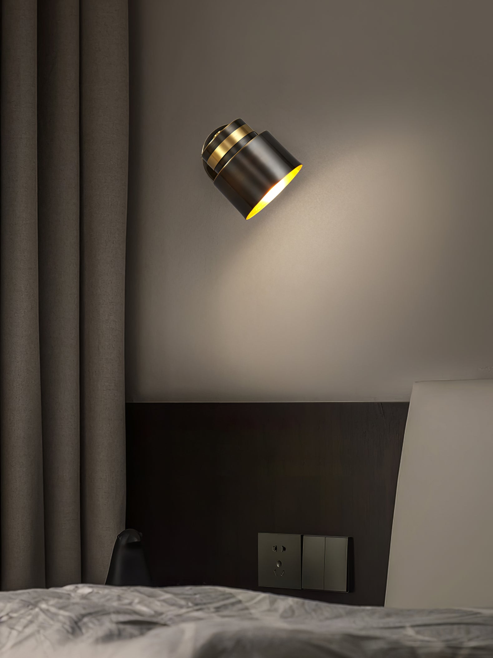 Brass Cylinder Wall Lamp - Lumpaz