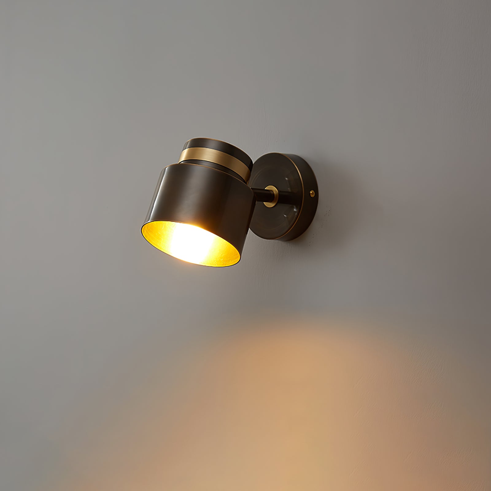 Brass Cylinder Wall Lamp - Lumpaz