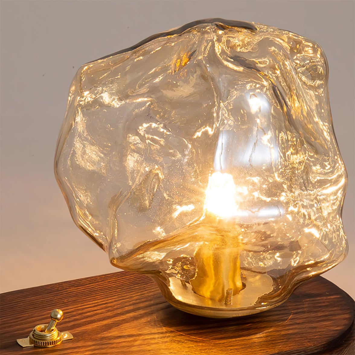 Ice Inspired Table Lamp - Lumpaz