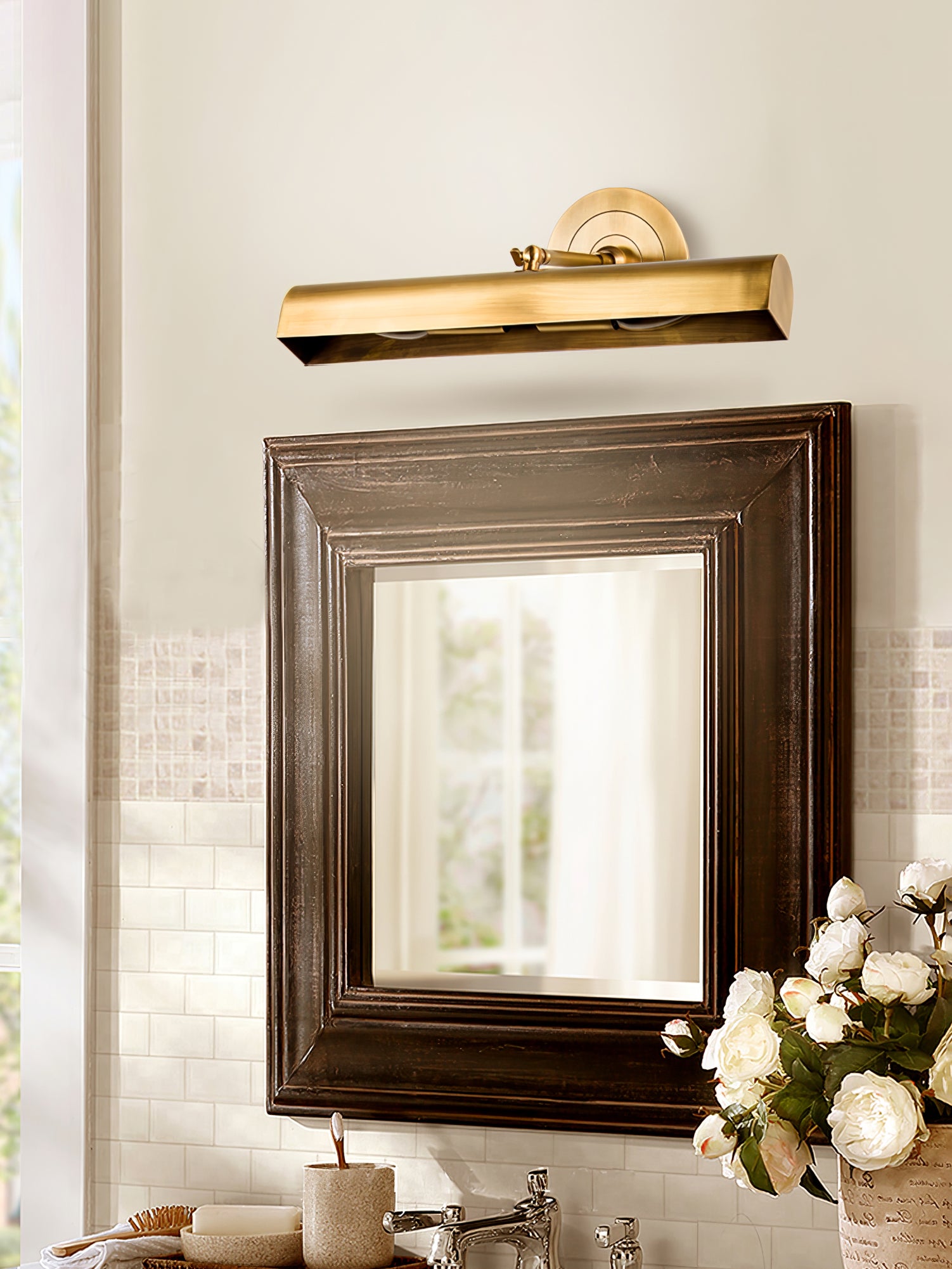 Swanson Wall Lamp - Lumpaz