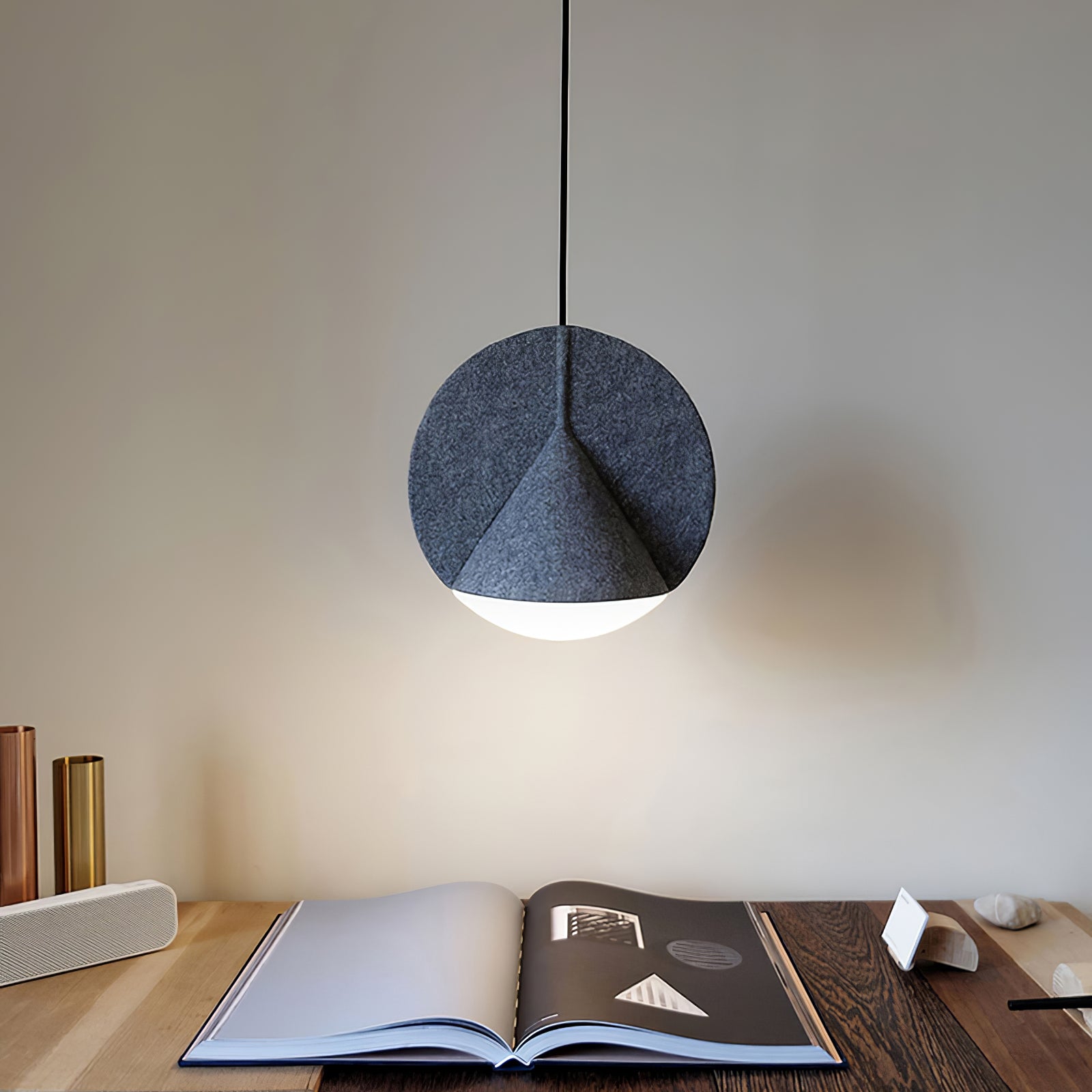 Ossa Resin Pendant Lamp - Lumpaz