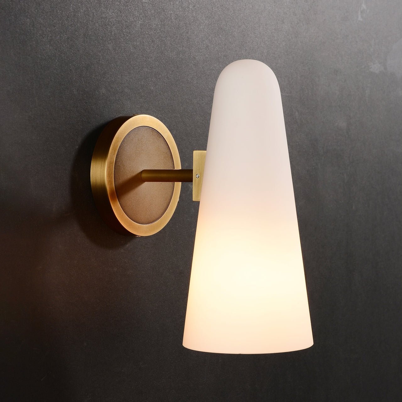 Montfaucon Wall Lamp - Lumpaz