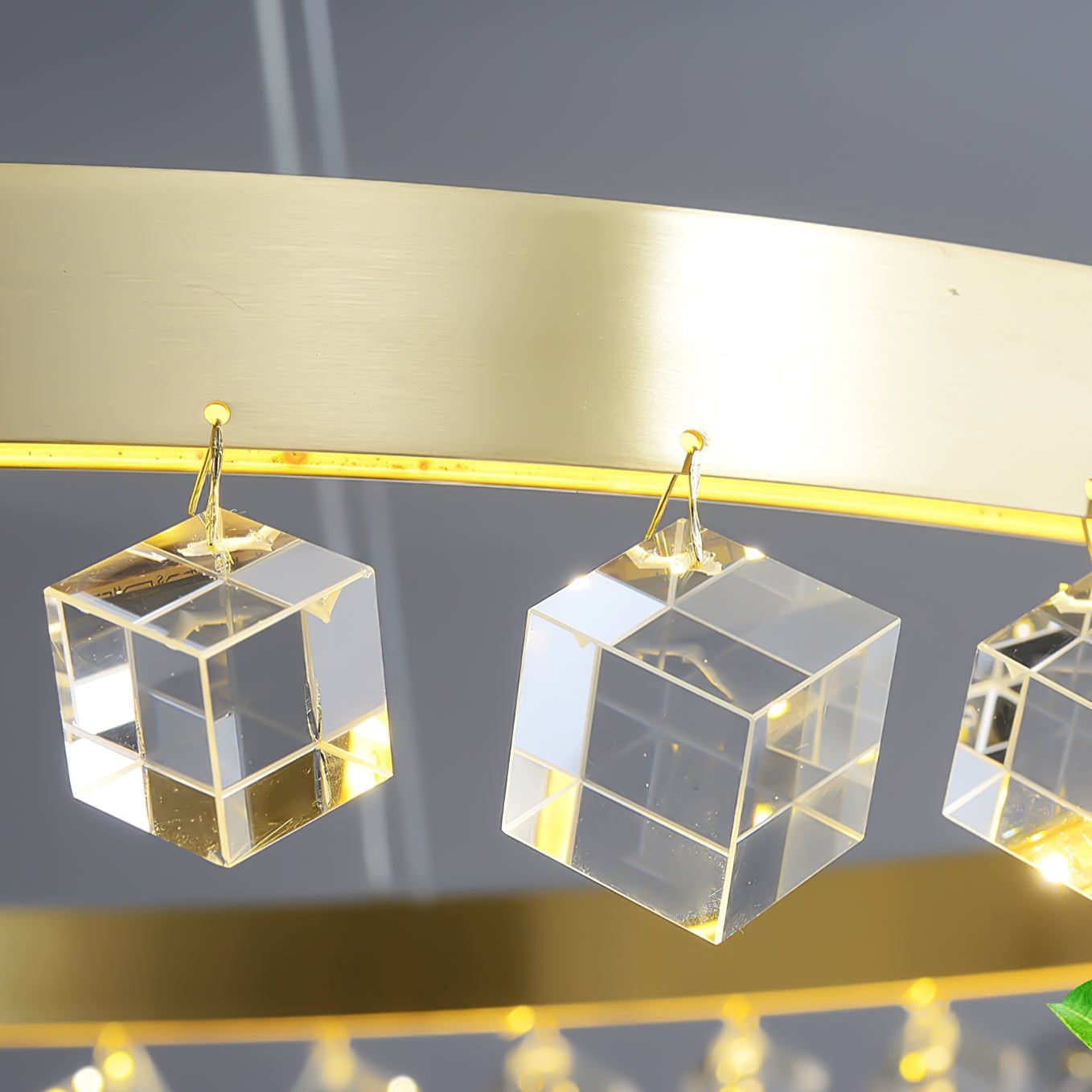 Loop Crystal Chandelier - Lumpaz