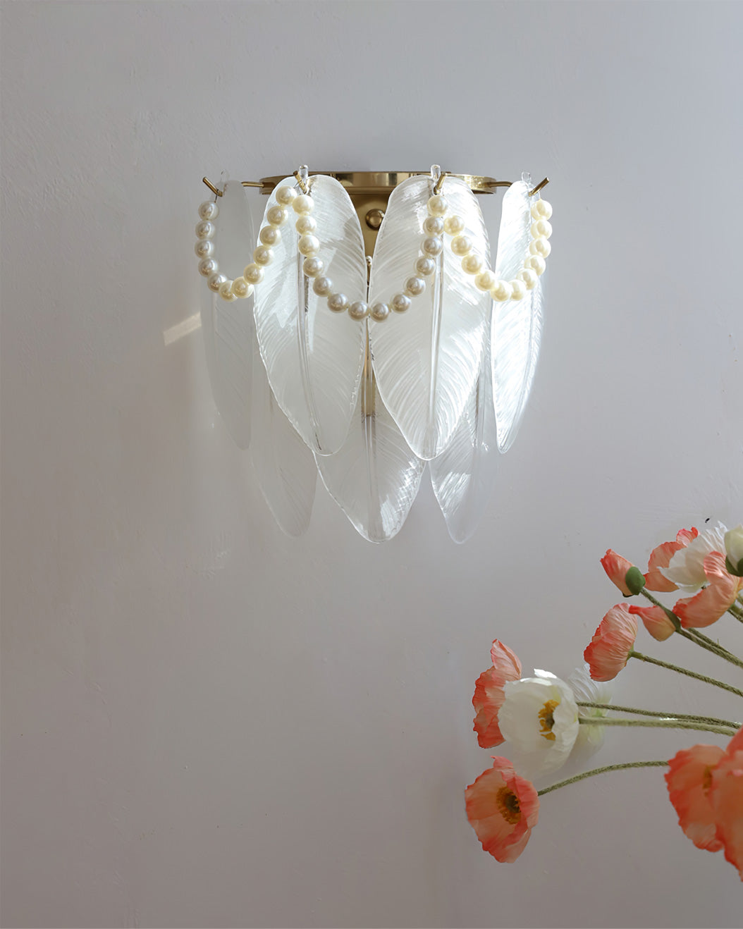 Feather Pearl Wall Lamp - Lumpaz