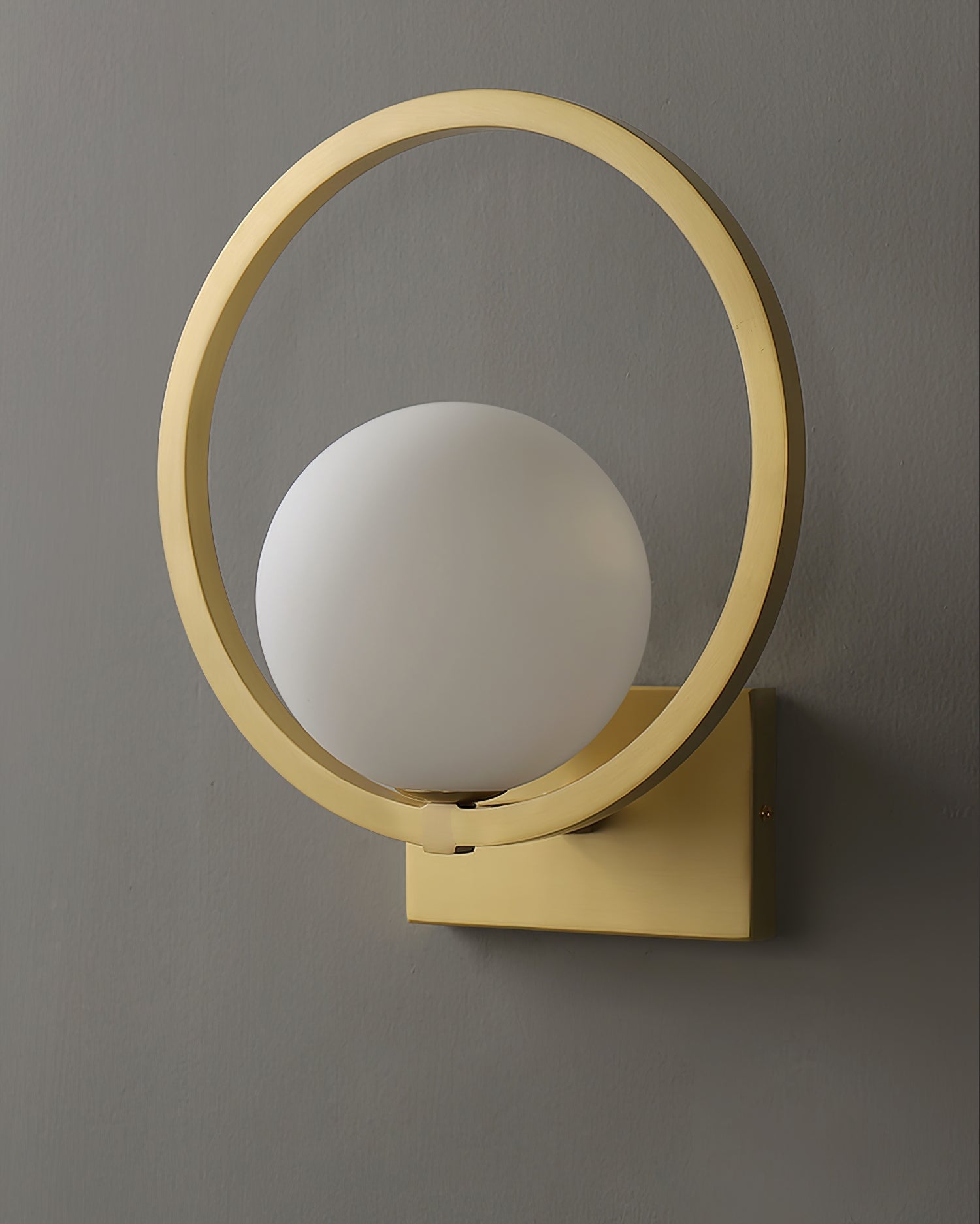 Lunar Brass Wall Lamp - Lumpaz