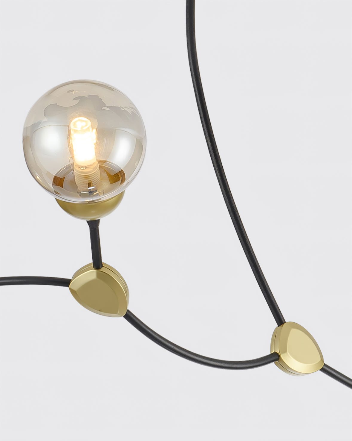 Ivy Vertical Chandelier - Lumpaz