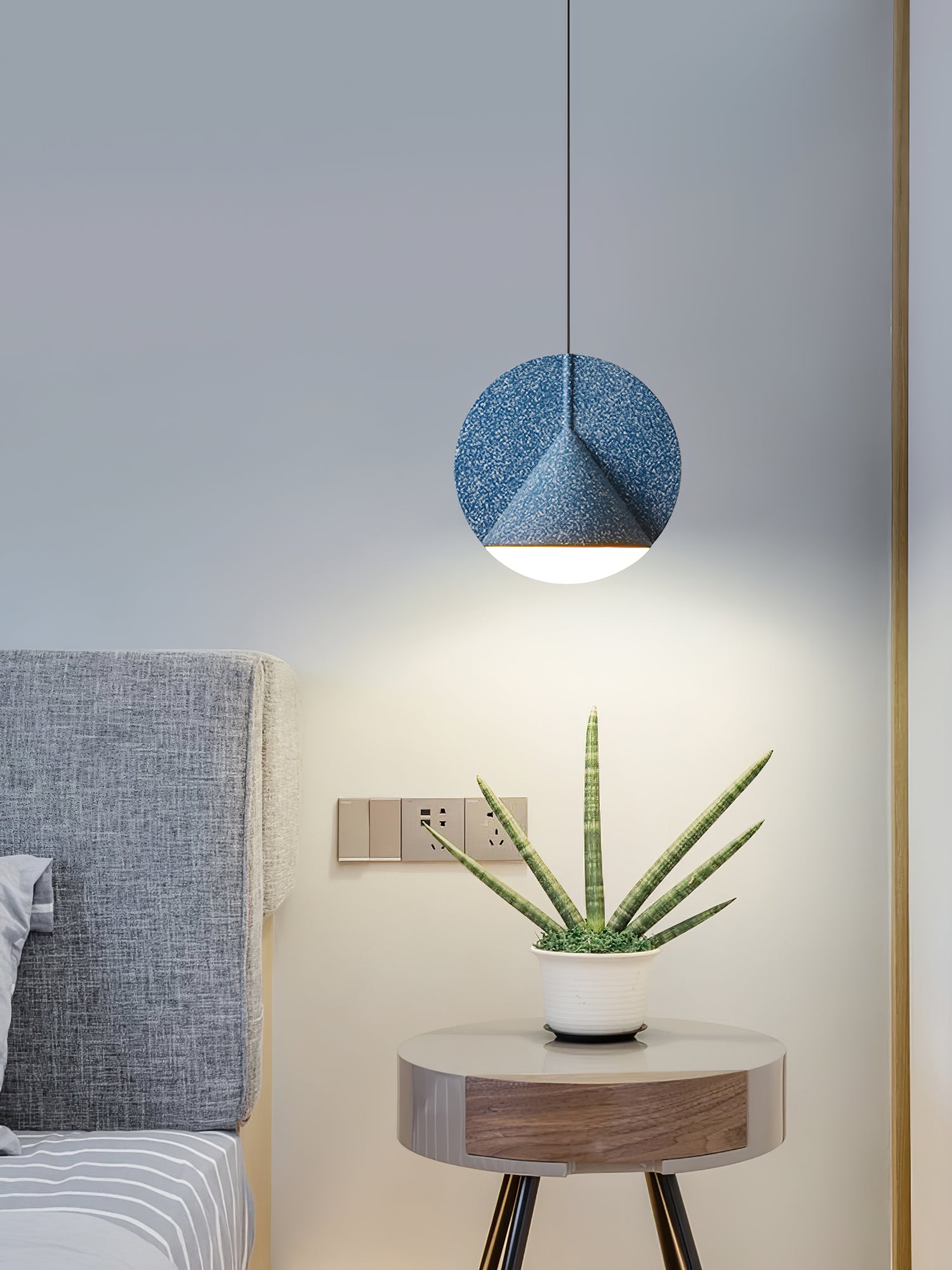 Ossa Resin Pendant Lamp - Lumpaz