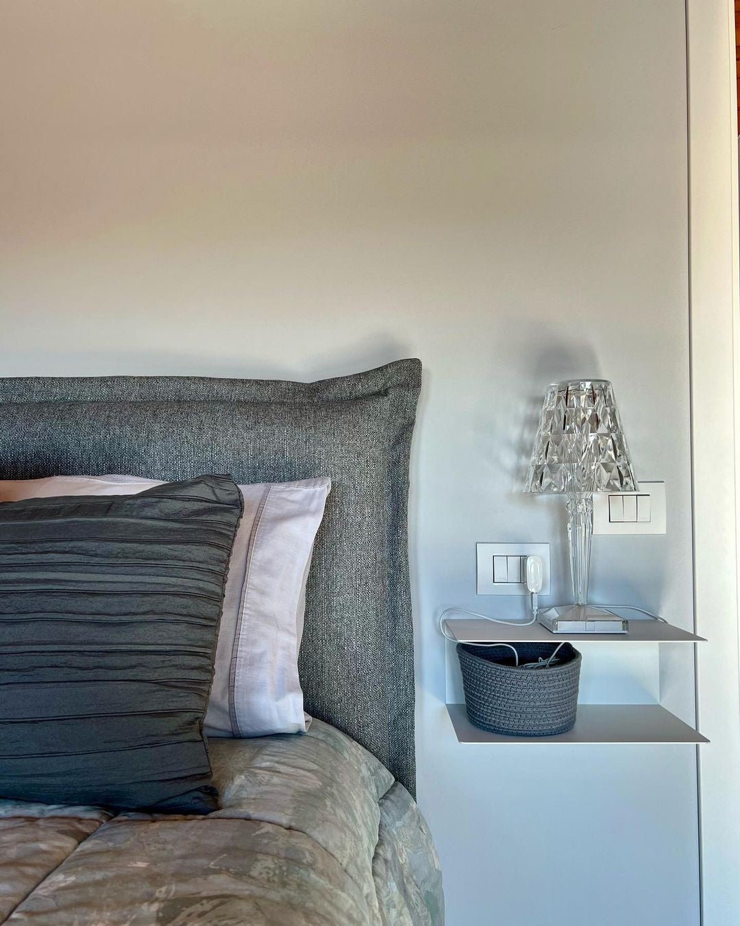 Sparkle Glam Built-in Battery Table Lamp - Lumpaz
