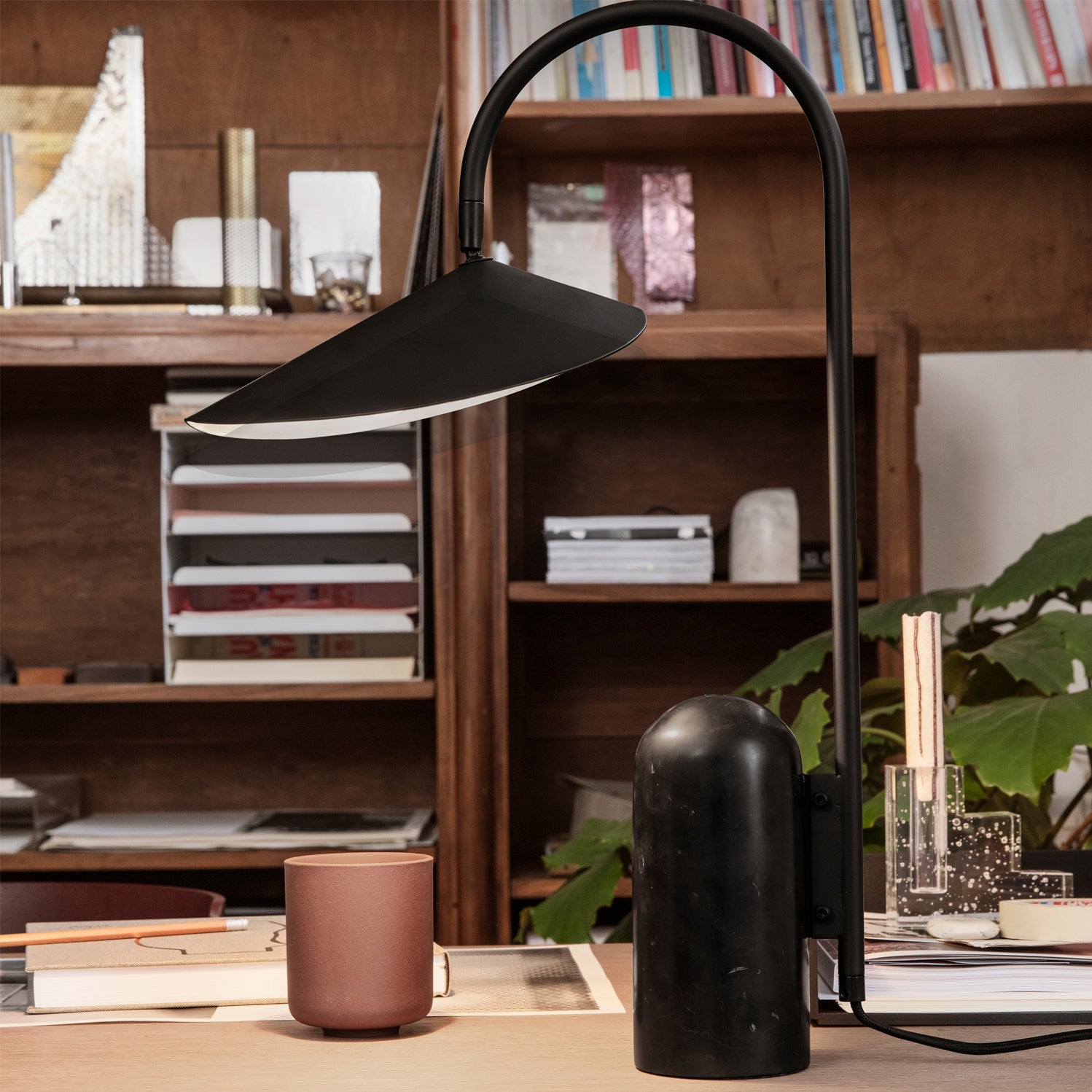 Arum Table Lamp - Lumpaz