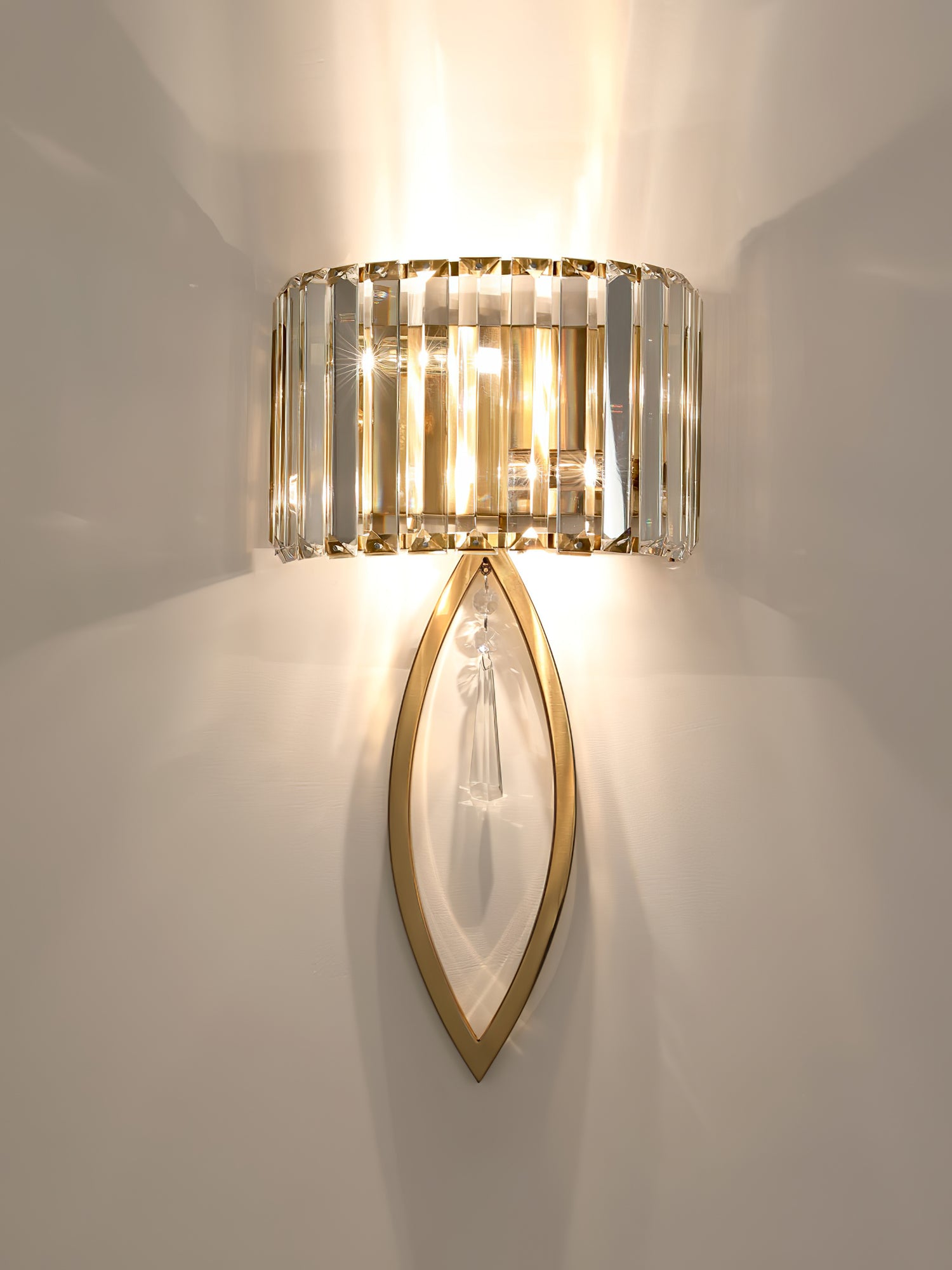 Arc Prismatic Crystal Wall Lamp - Lumpaz