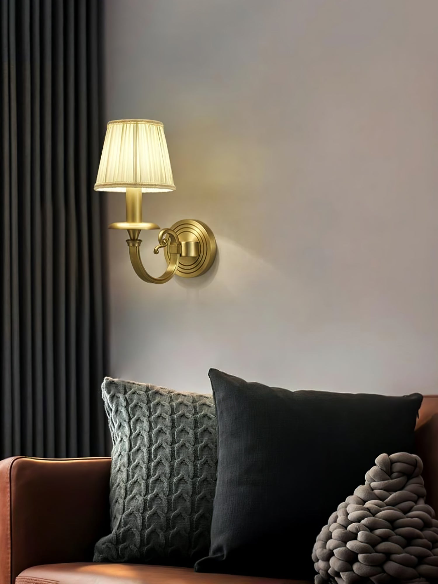 Pleated Brass Wall Lamp - Lumpaz