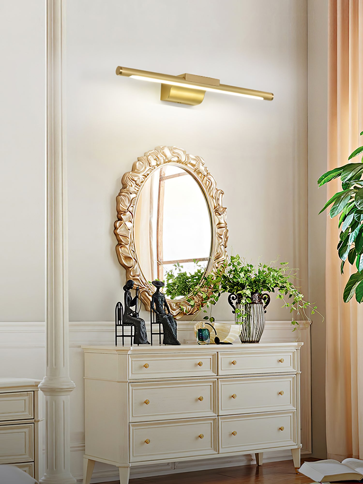 Metallic Streamlined Wall Lamp - Lumpaz