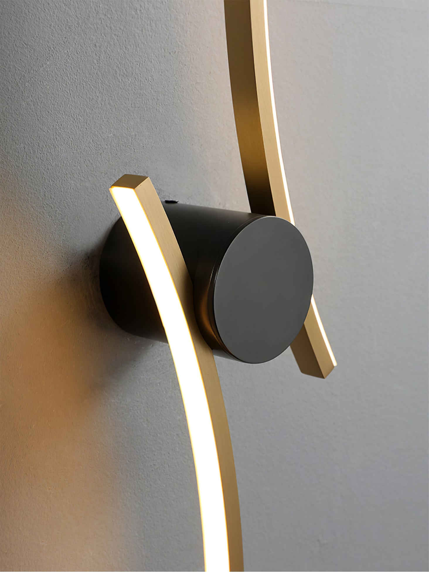 Curved Wall Lamp - Lumpaz