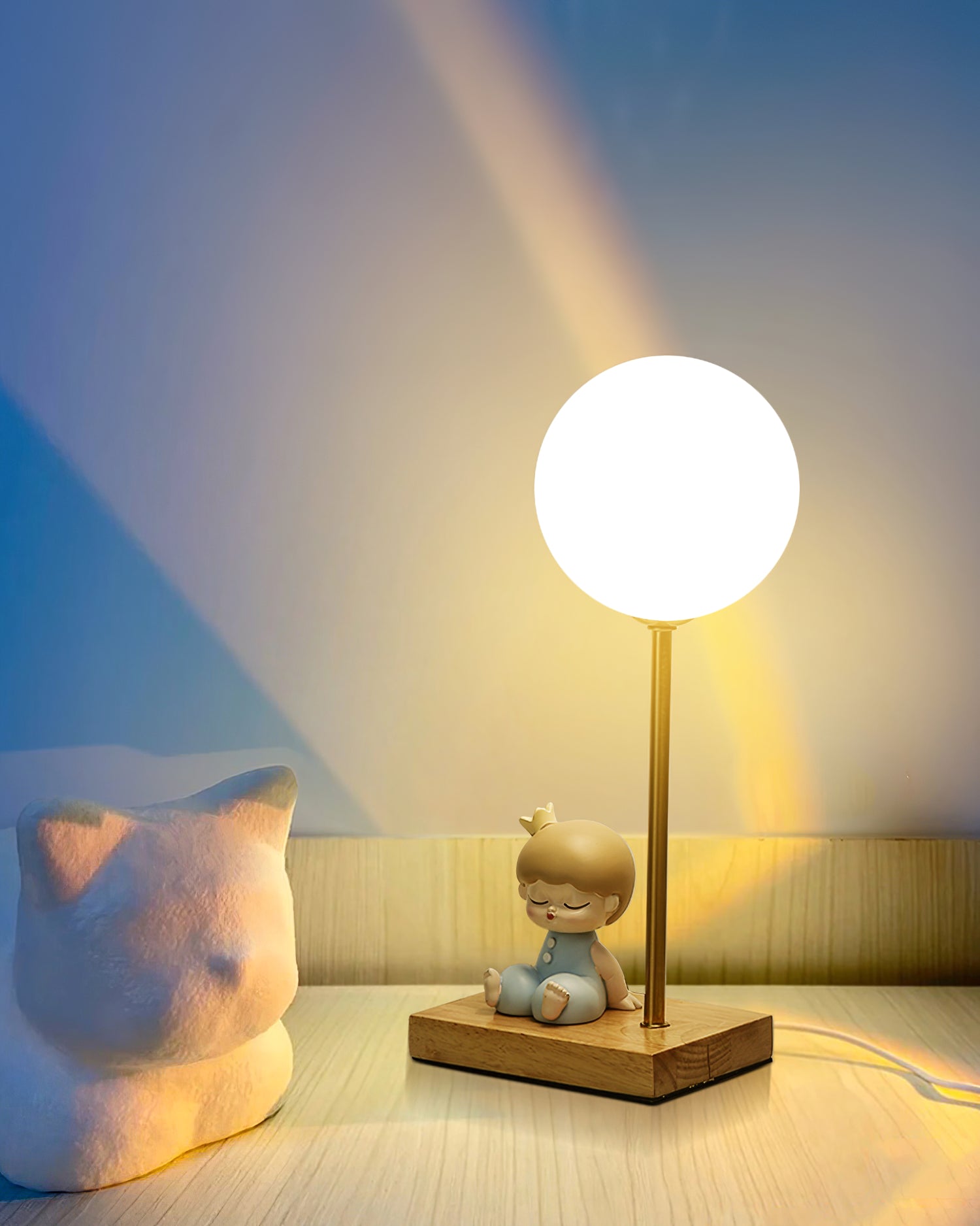 Creative Moon Table Lamp - Lumpaz