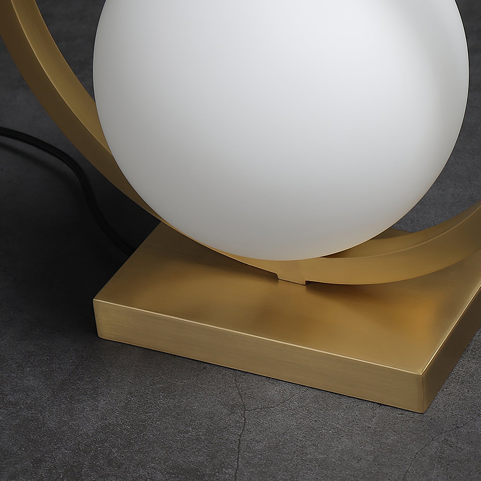 Lunar Brass Table Lamp - Lumpaz