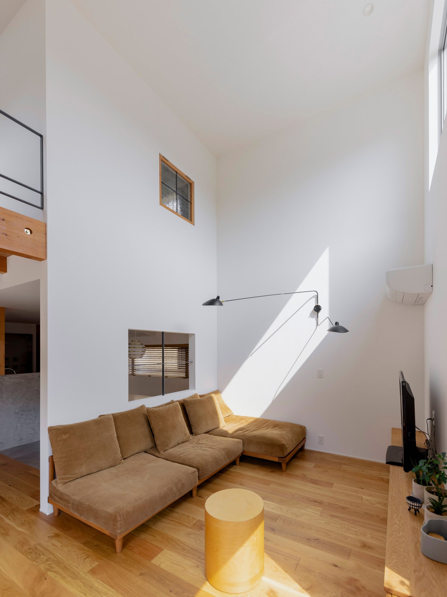 Serge Mouille Wall Lamp - Lumpaz