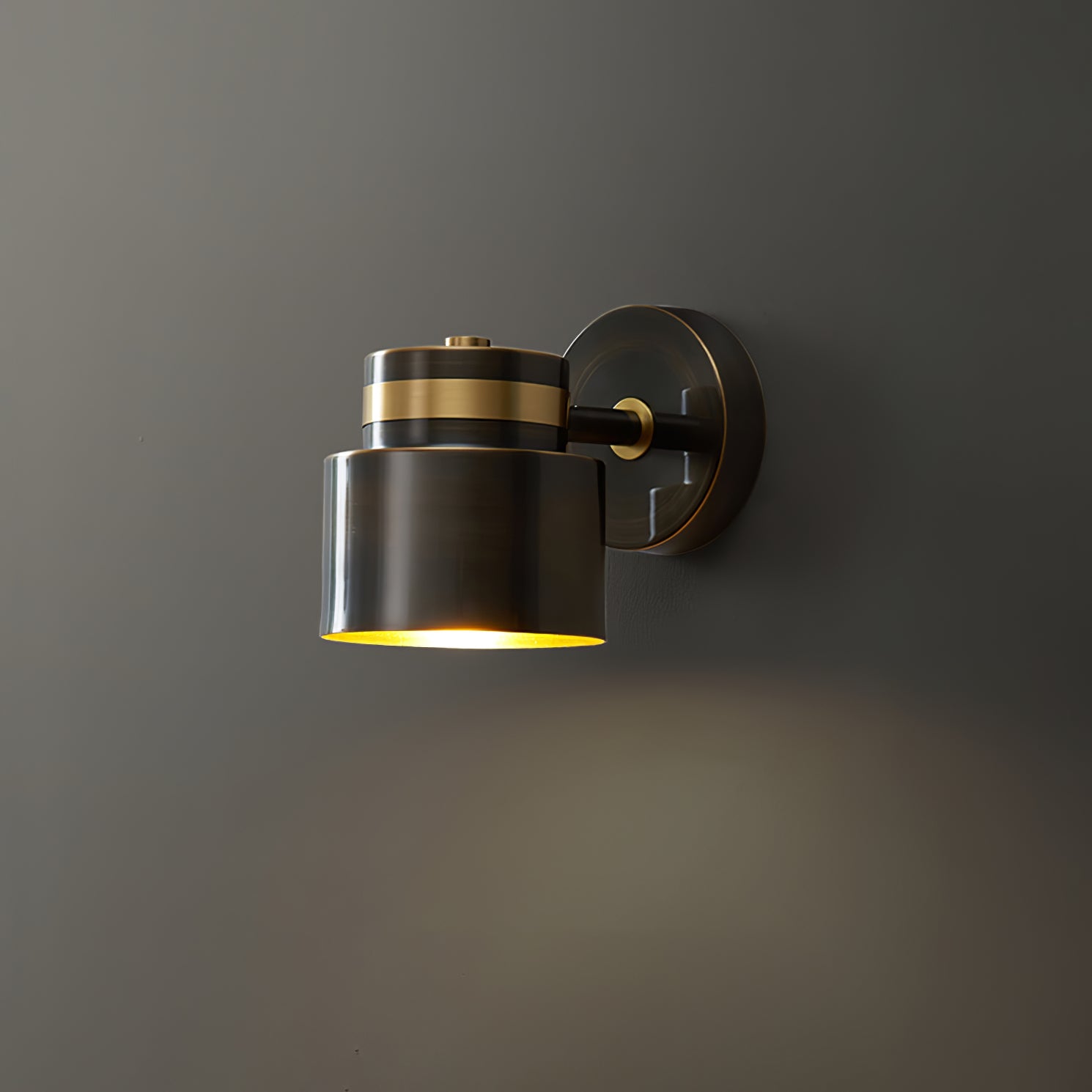 Brass Cylinder Wall Lamp - Lumpaz