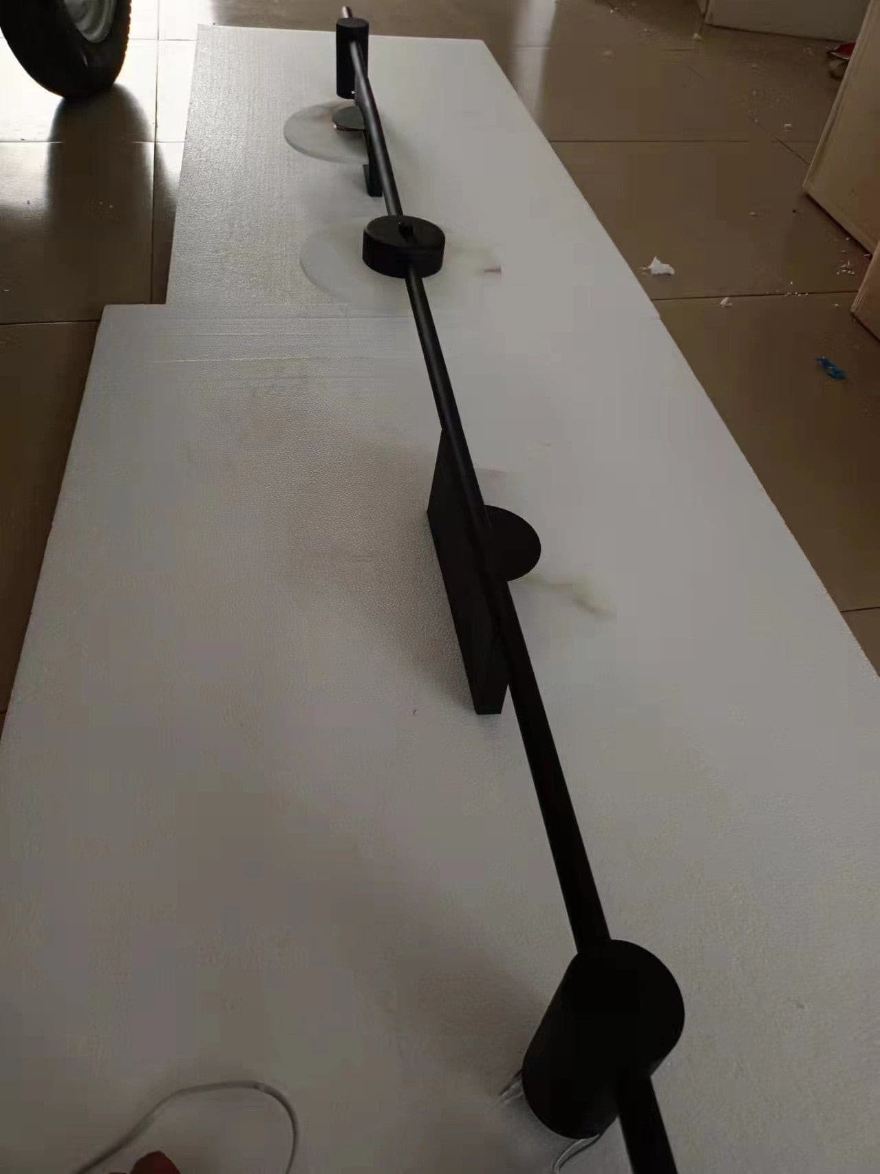 Black Slender Alabaster Wall Lamp - Lumpaz