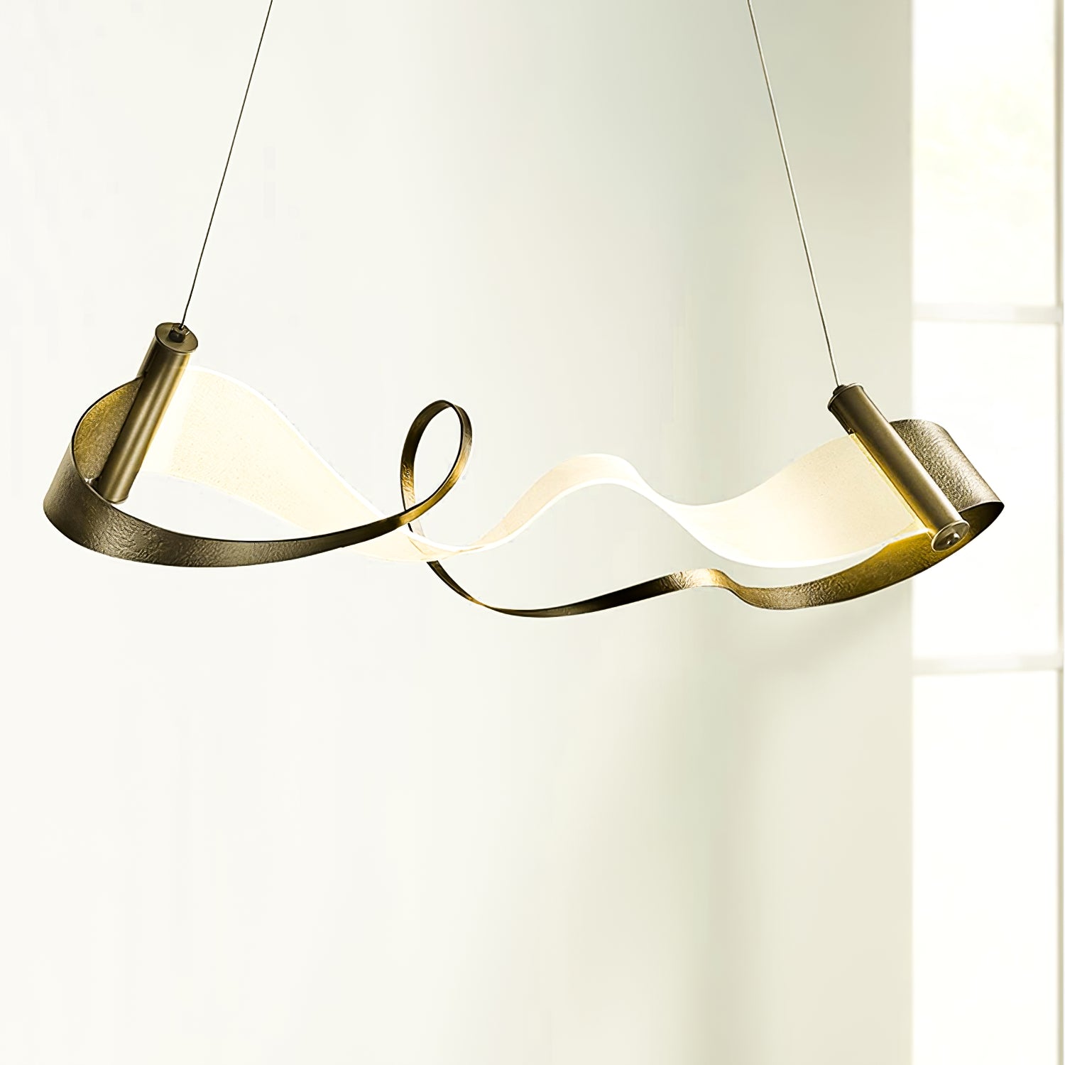 Zephyr LED Linear Chandelier - Lumpaz